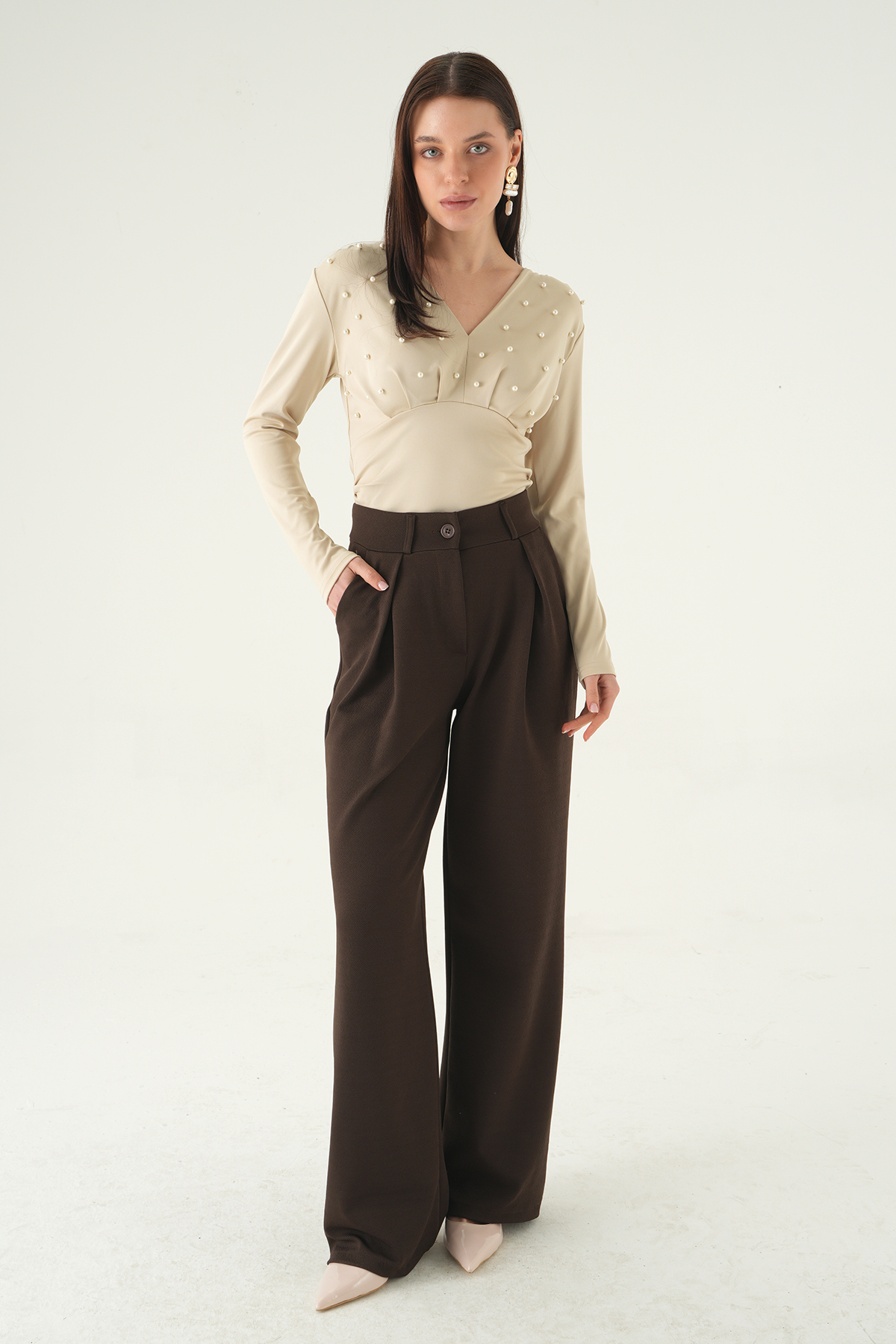 8391A V Yaka Ön İncili Bluz Bej - RAYS