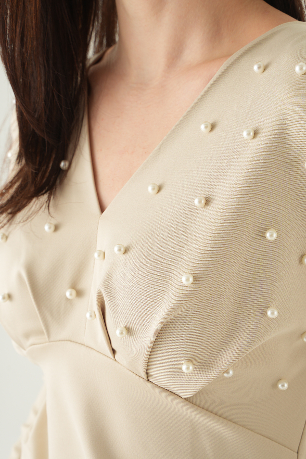 Bej V Yaka Ön İncili Bluz 8391A - 4