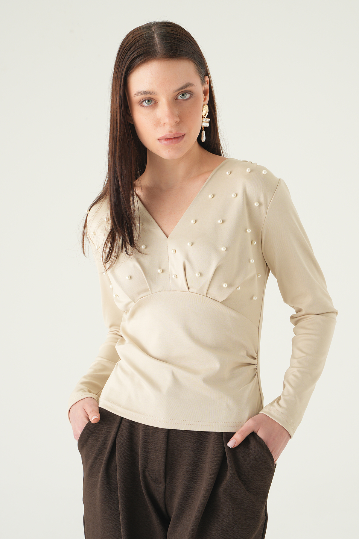 Bej V Yaka Ön İncili Bluz 8391A - 6