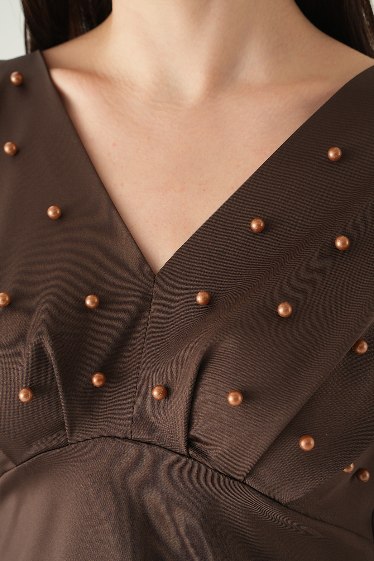 Kahve V Yaka Ön İncili Bluz 8391A - 4