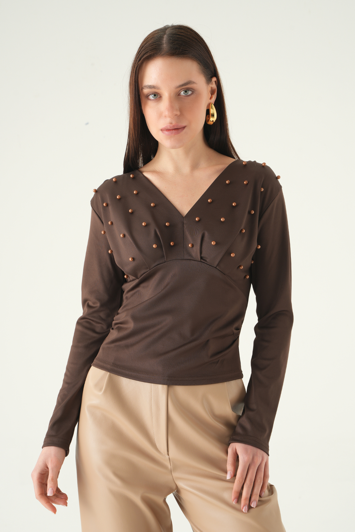 Kahve V Yaka Ön İncili Bluz 8391A - 6