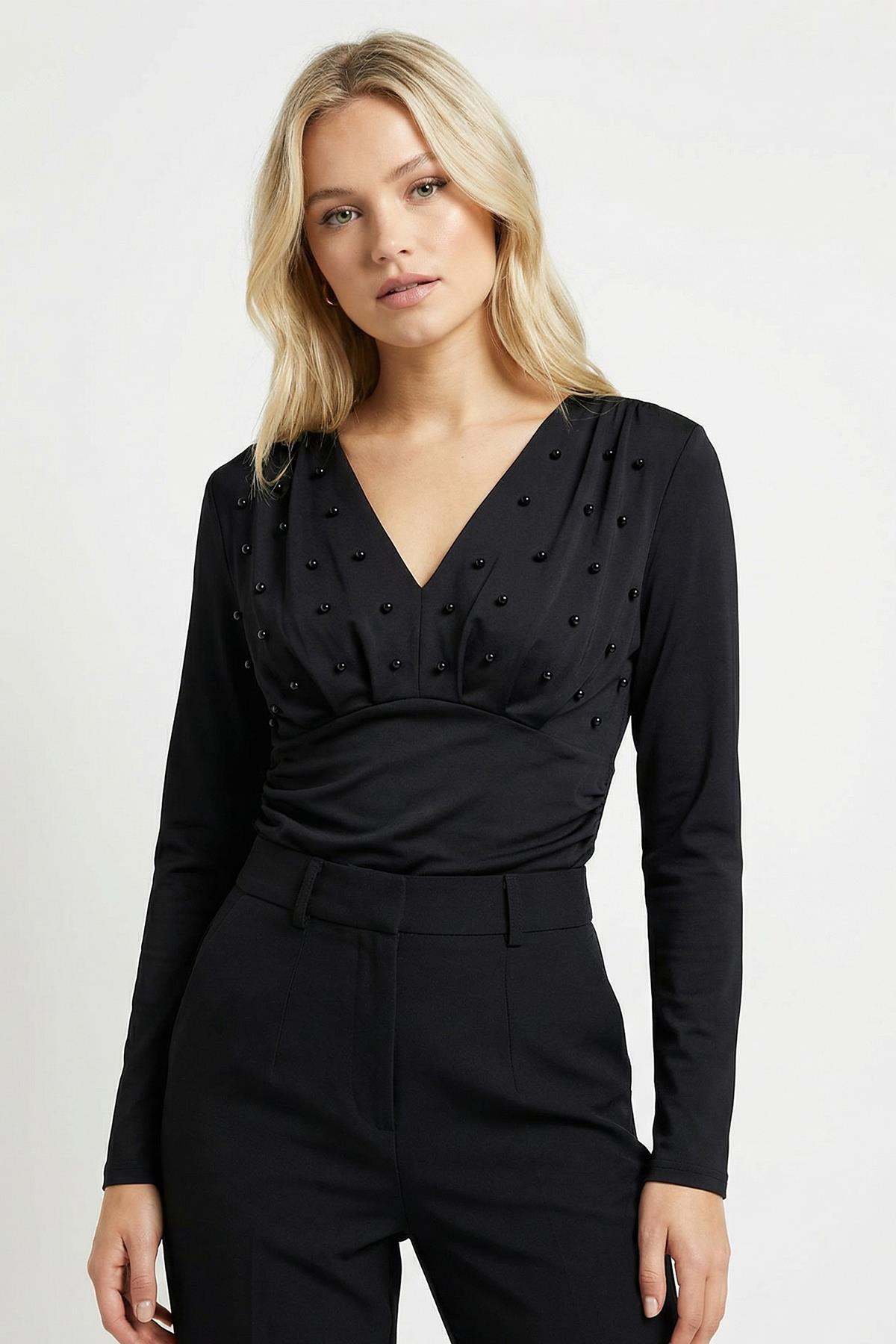 8391A V Yaka Ön İncili Bluz Siyah - RAYS