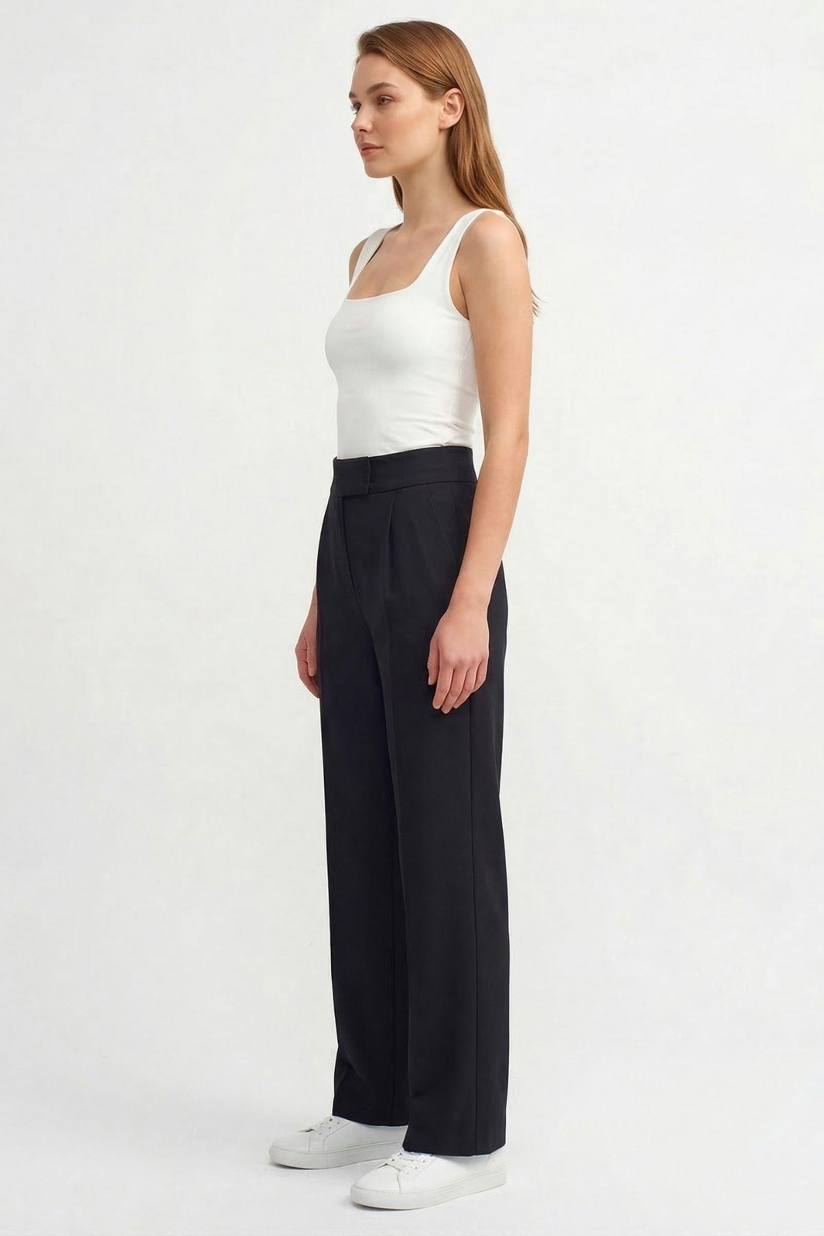 Siyah Cırtlı Pantolon 8410A - 2