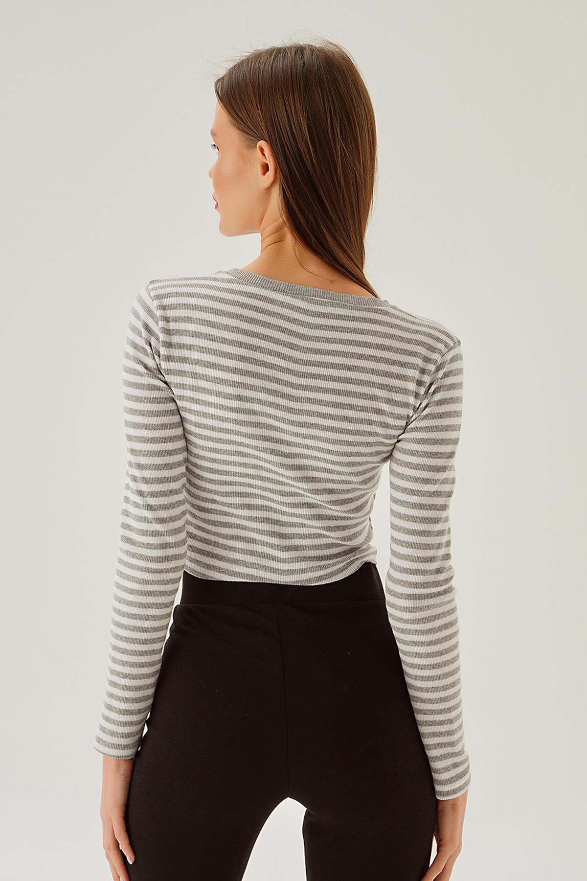 Gri Çizgili Bisiklet Yaka Bluz 842 - 6