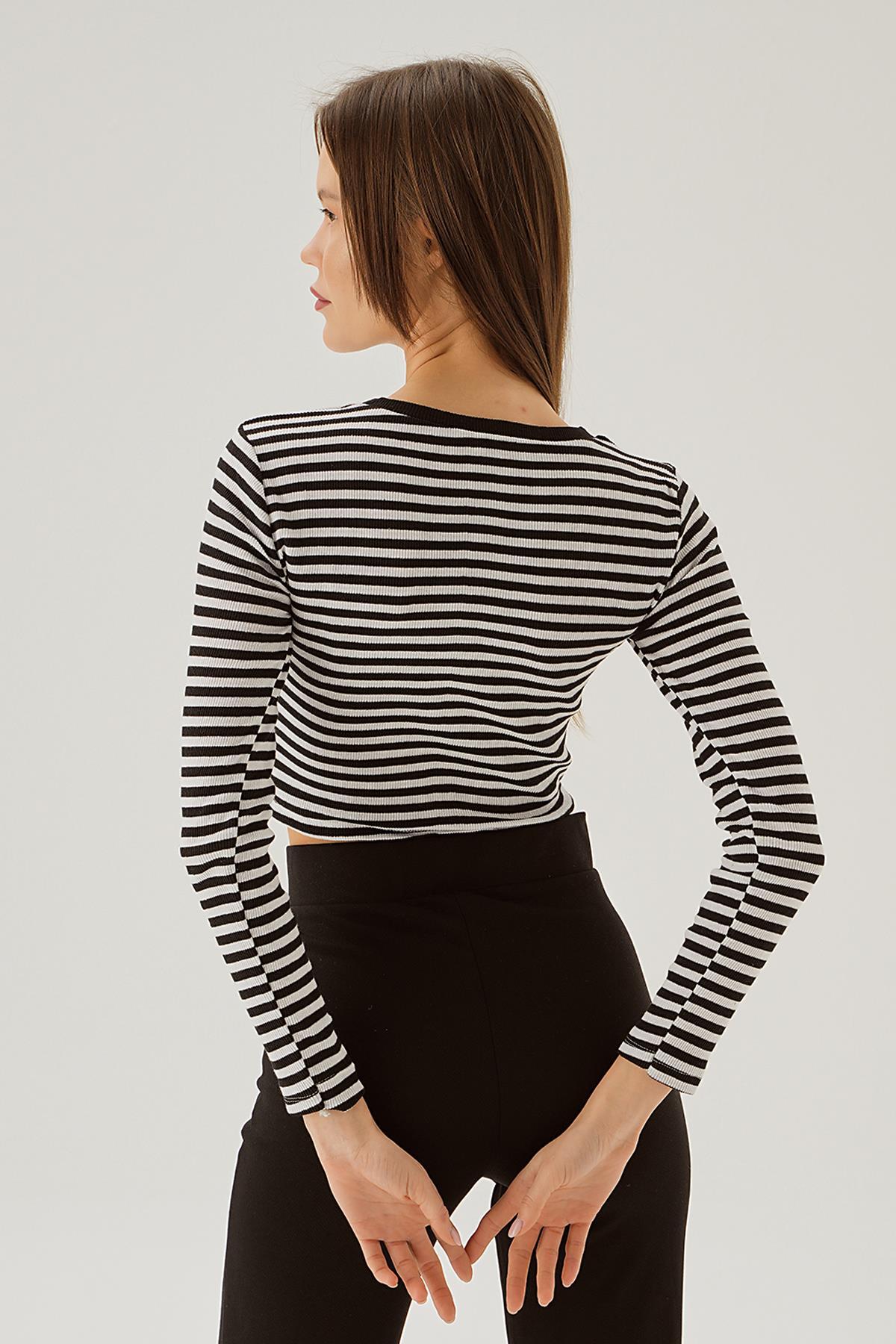 Siyah Çizgili Bisiklet Yaka Bluz 842 - 4