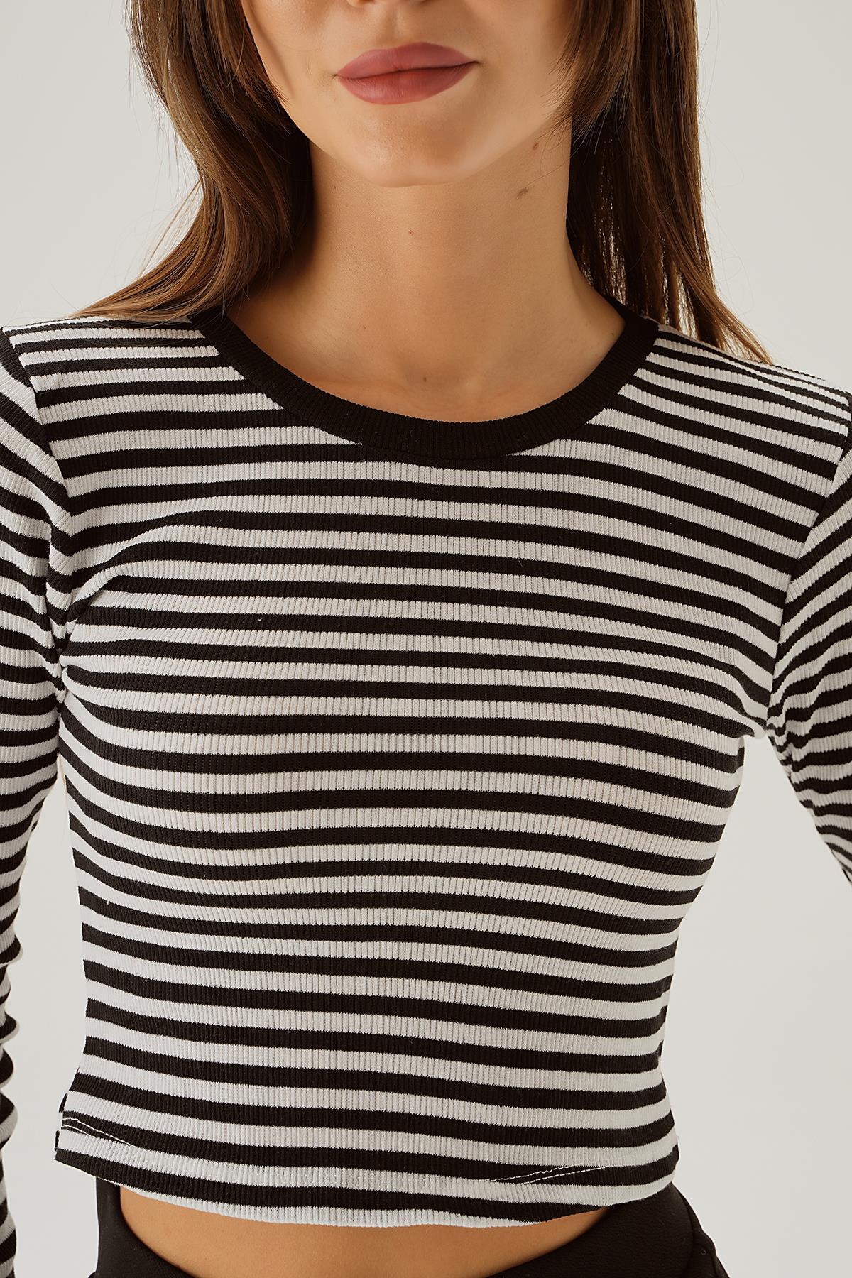 Siyah Çizgili Bisiklet Yaka Bluz 842 - 5