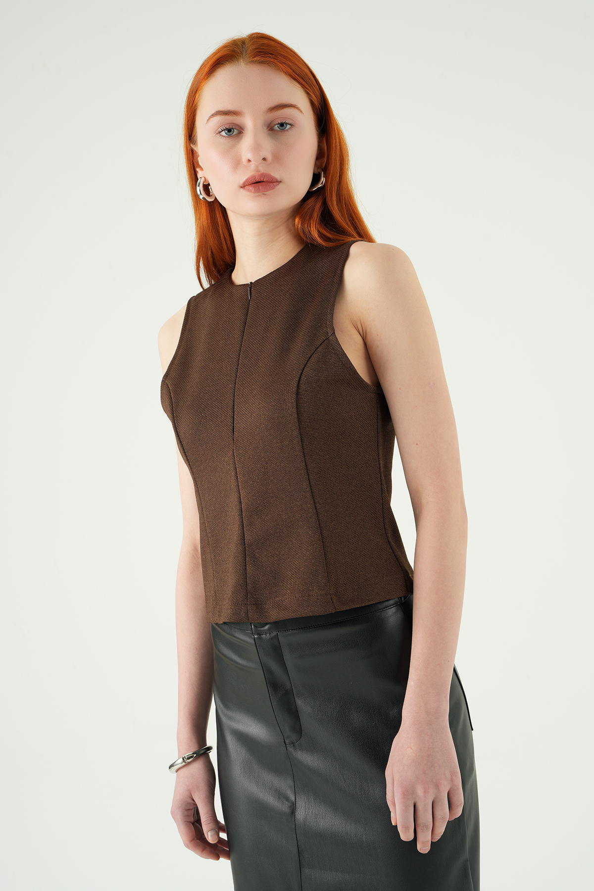 Kahve Bisiklet Yaka Sıfır Kol Bluz 8433A - 1