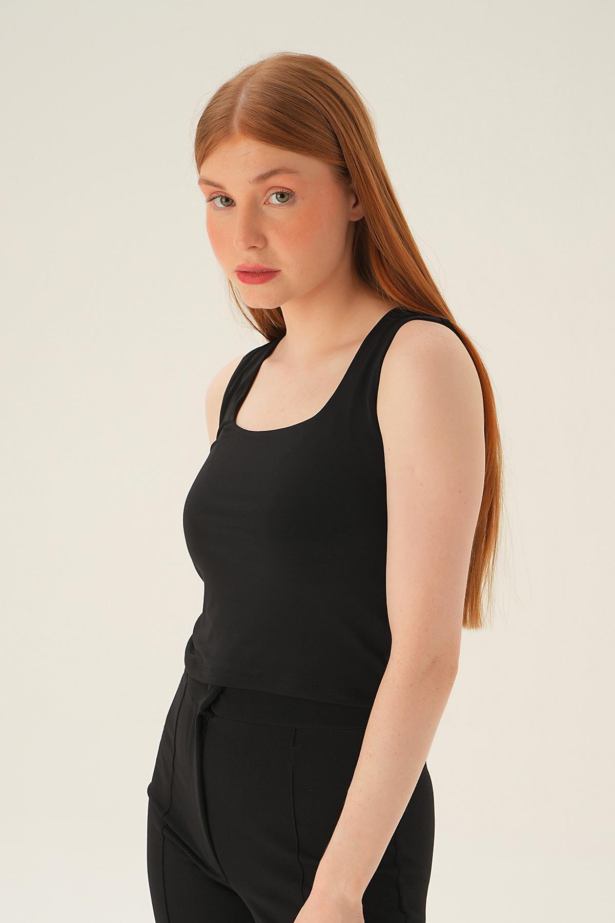 Siyah Kare Yaka Bluz 8876 