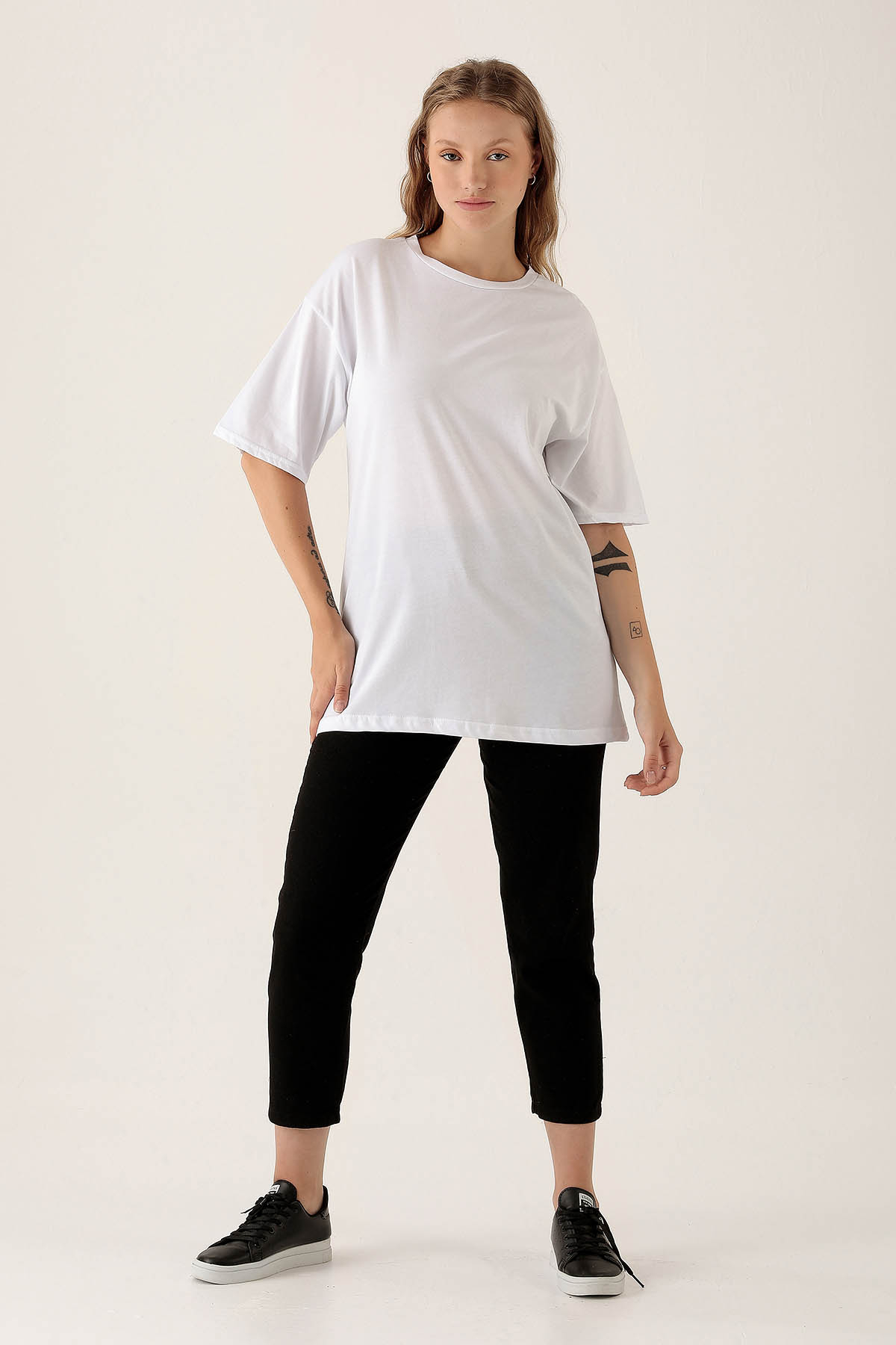 Beyaz Bisiklet Yaka Oversize Tişört 9001M - 3