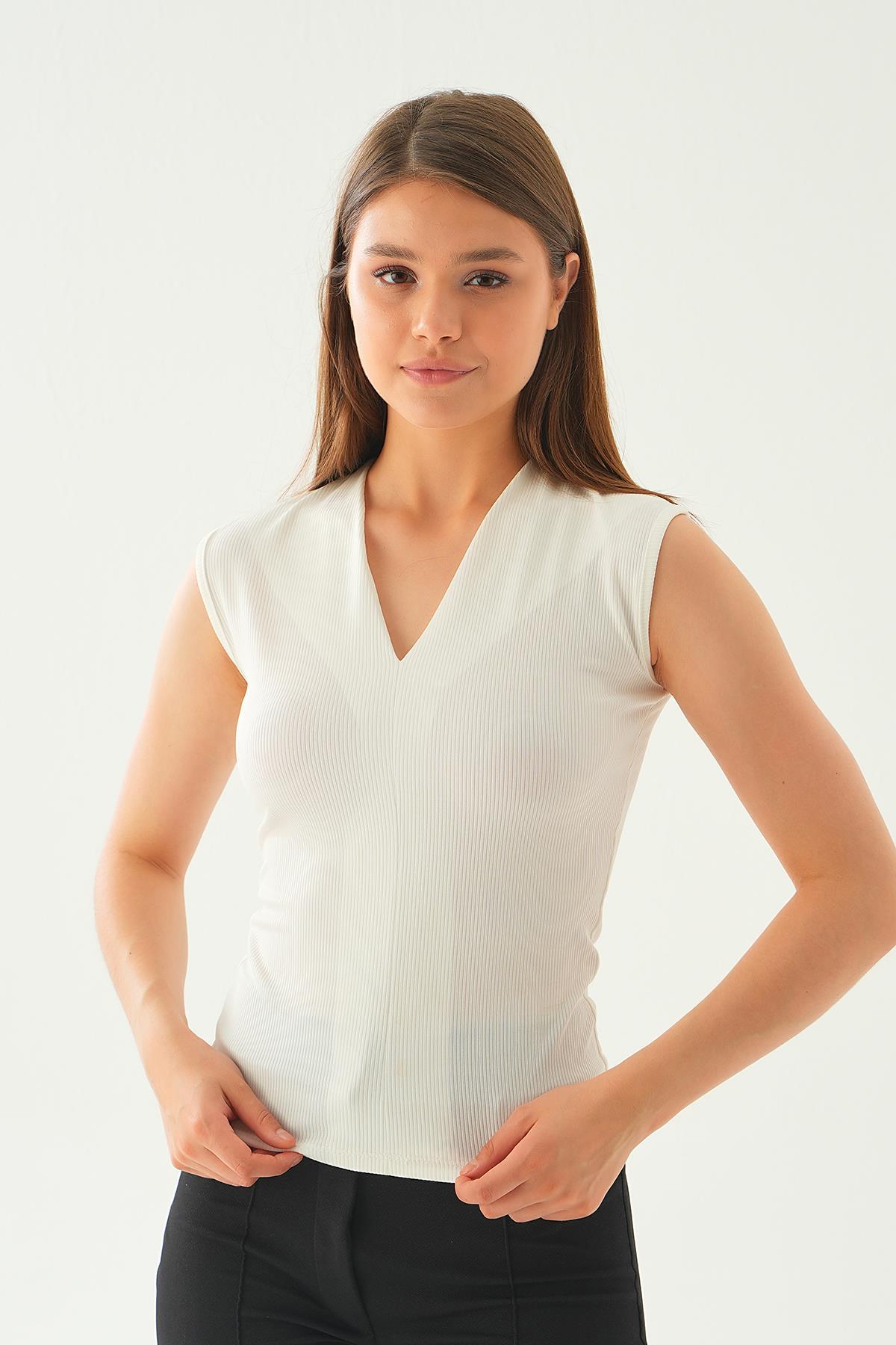 9030M V Yaka Sıfır Kol Bluz Beyaz 