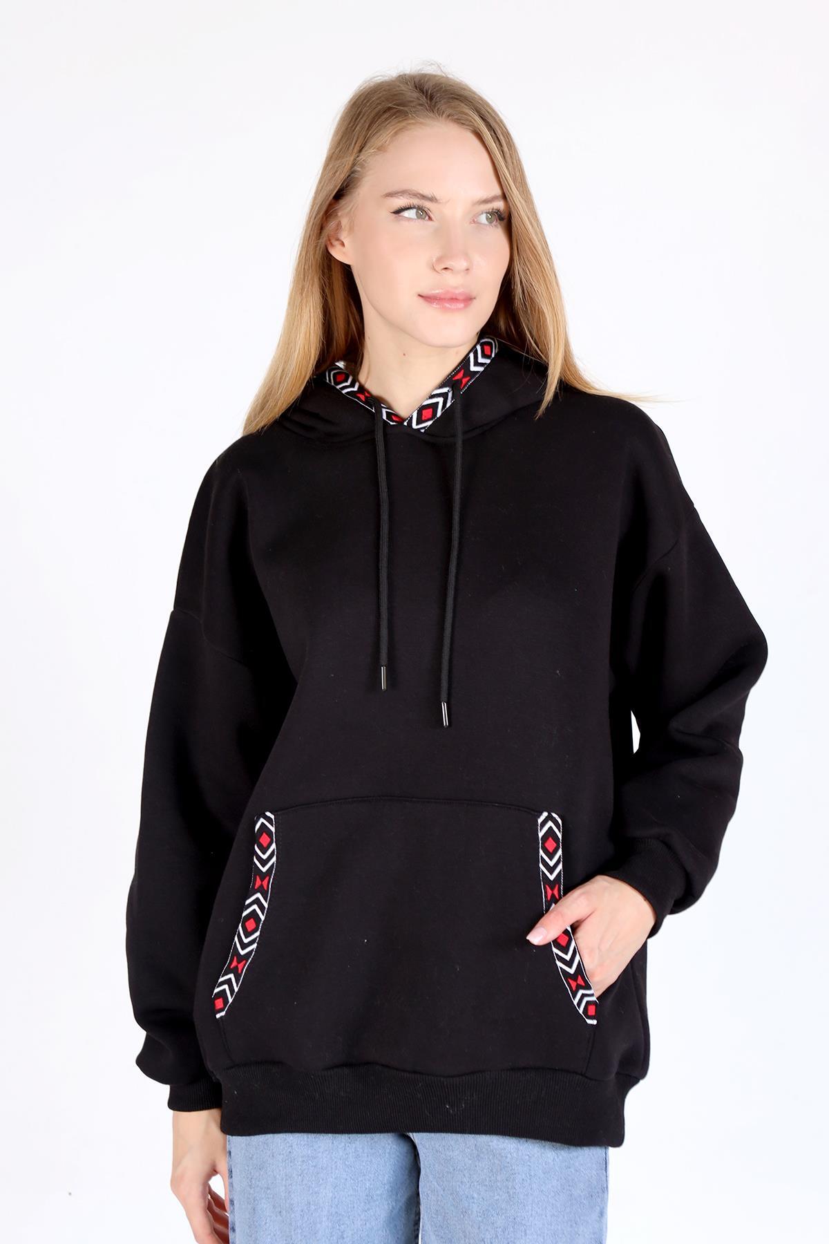 Siyah Yaka Cep Nakışlı Kapüşonlu Sweat 9141M - 1