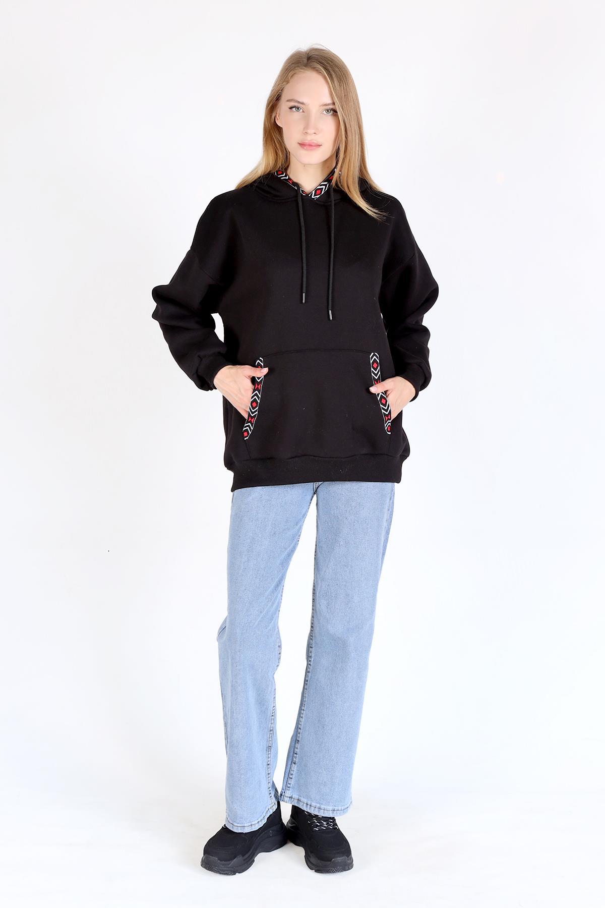 Siyah Yaka Cep Nakışlı Kapüşonlu Sweat 9141M - 6