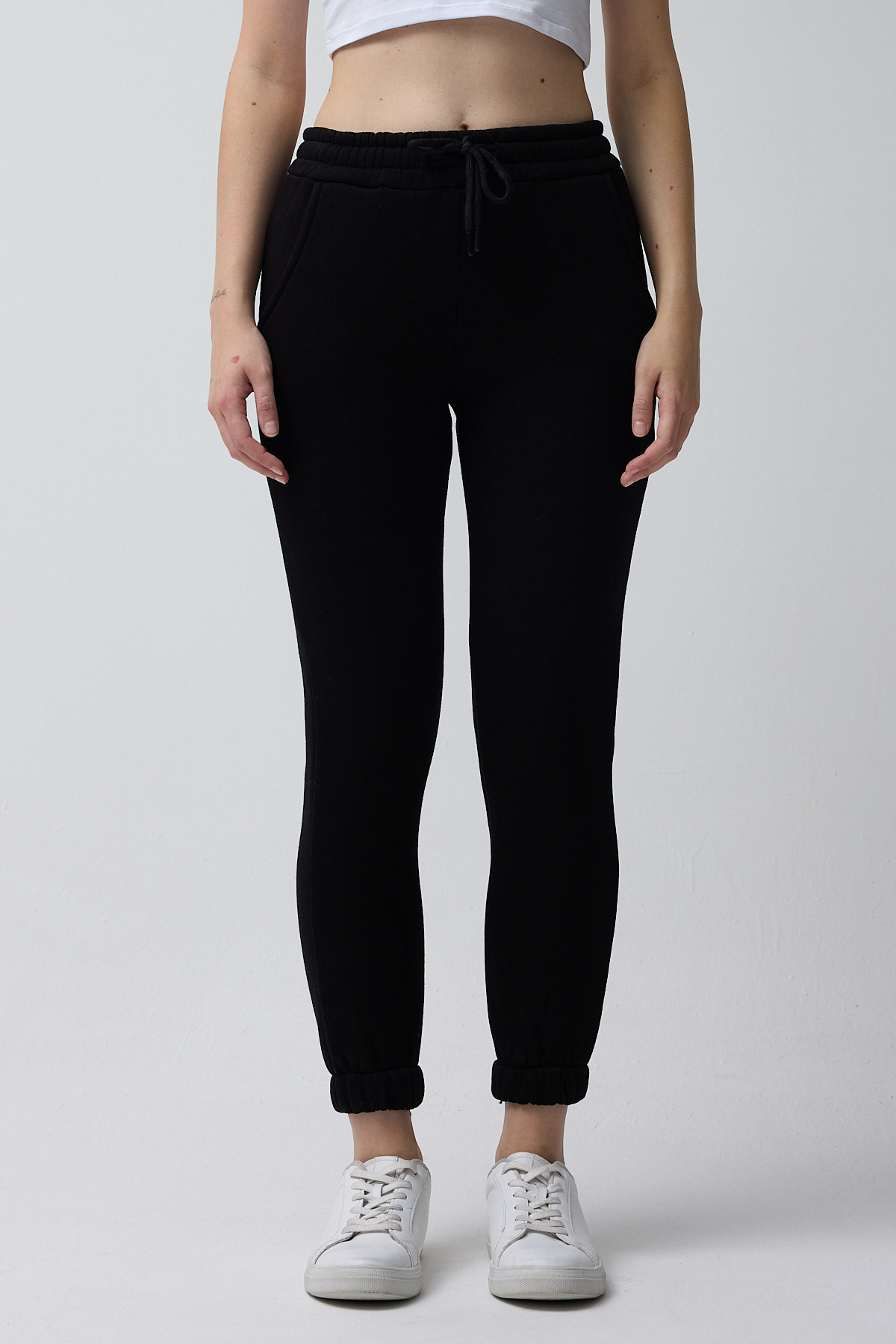Siyah Paçası Lastikli Kadın Jogger Eşofman Altı TCR-9151M - 2
