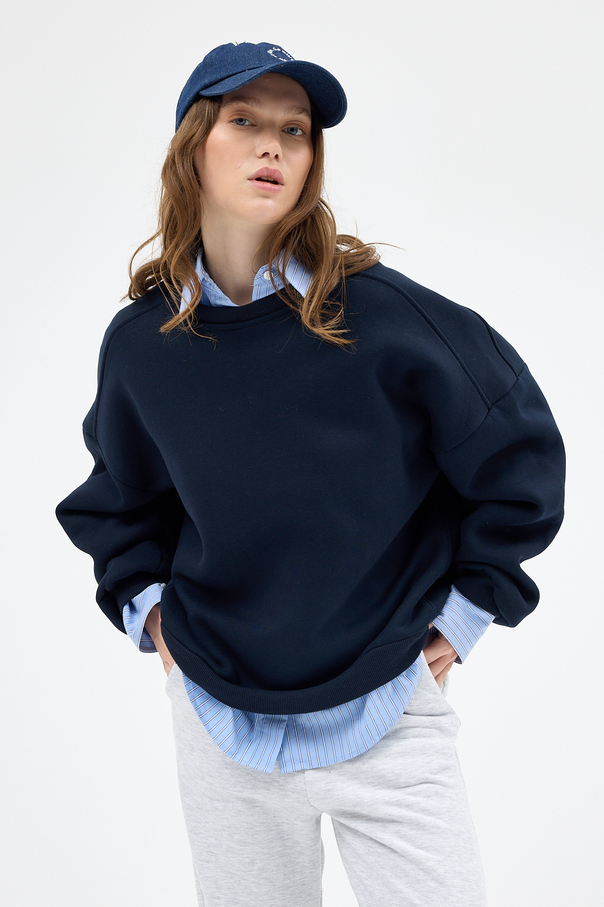 Kadın Pamuklu İçi Polarlı Oversize Yuvarlak Yakalı Laci Sweatshirt 9152M - 2