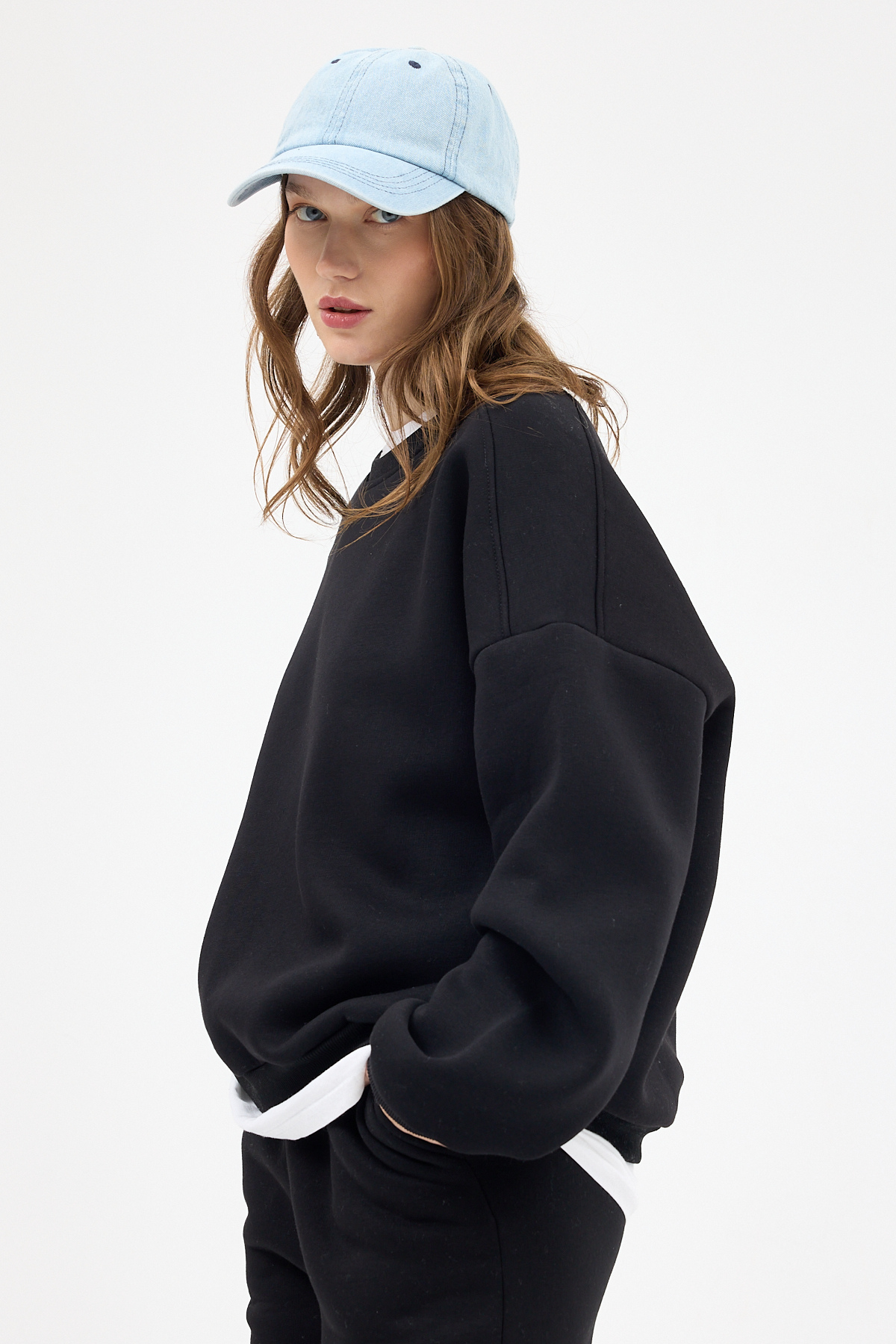 Kadın Pamuklu İçi Polarlı Oversize Yuvarlak Yakalı Siyah Sweatshirt 9152M - 6