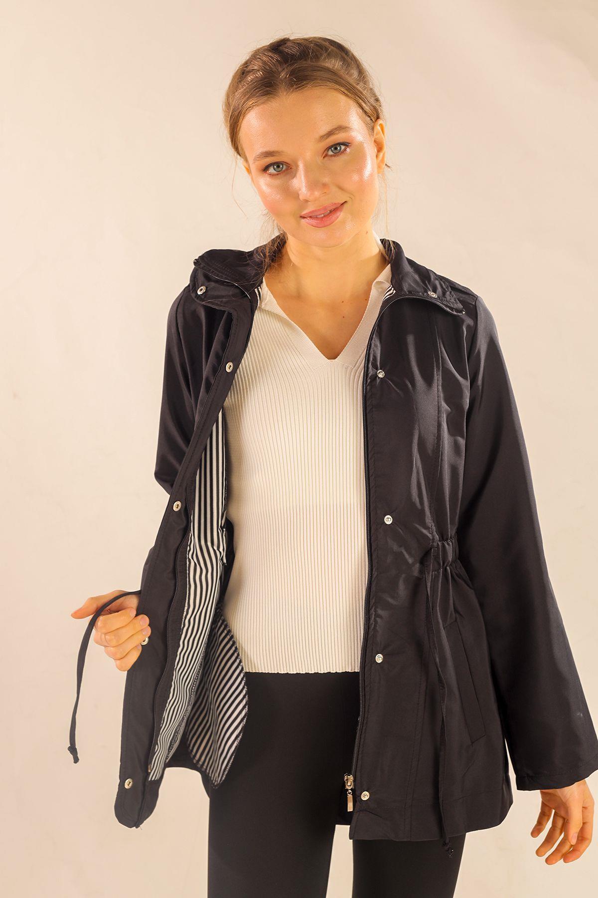 Siyah Bel Büzgülü Kol Katlama Trençkot 9168 - 2