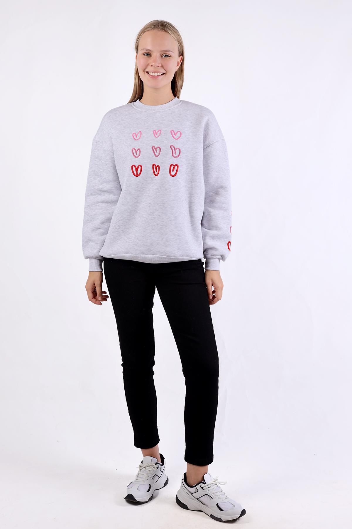 9175M Bisiklet Yaka Kalp Nakışlı Sweat Gri - 1