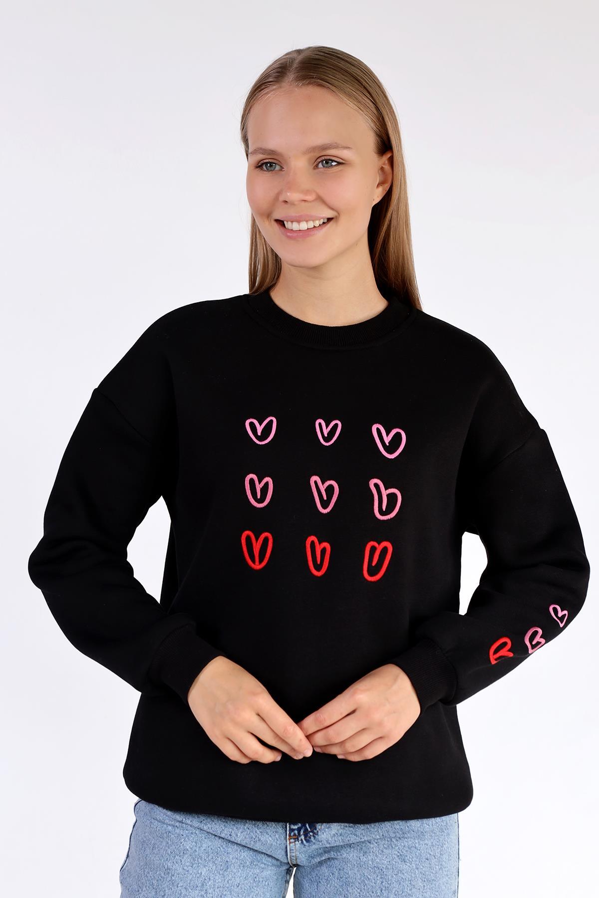 Siyah Bisiklet Yaka Kalp Nakışlı Sweat 9175M - 1