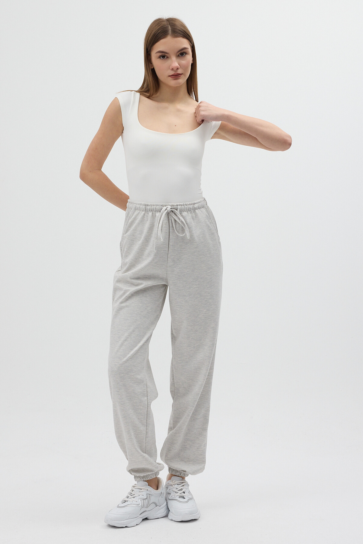 Gri Paçası Lastikli Büzgülü Kadın Eşofman Altı 9213M - 1