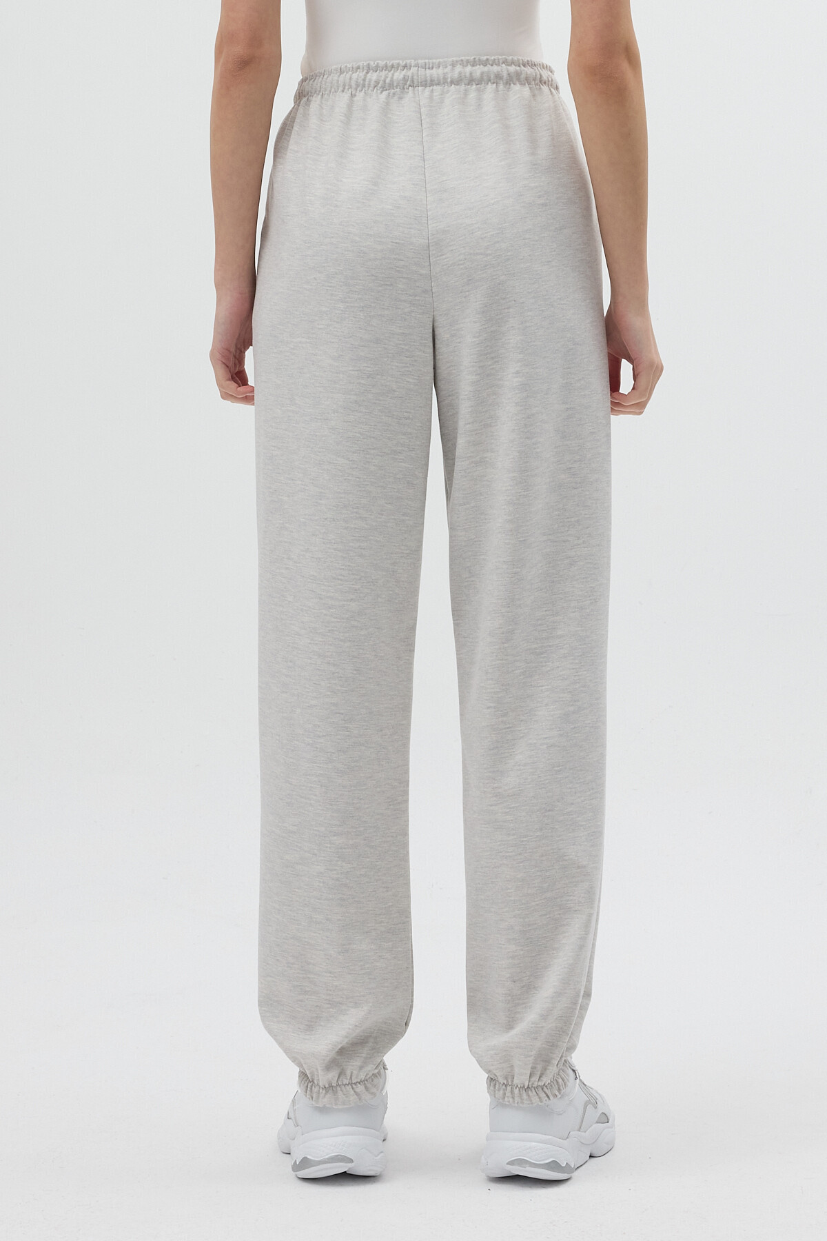 Gri Paçası Lastikli Büzgülü Kadın Eşofman Altı 9213M - 5