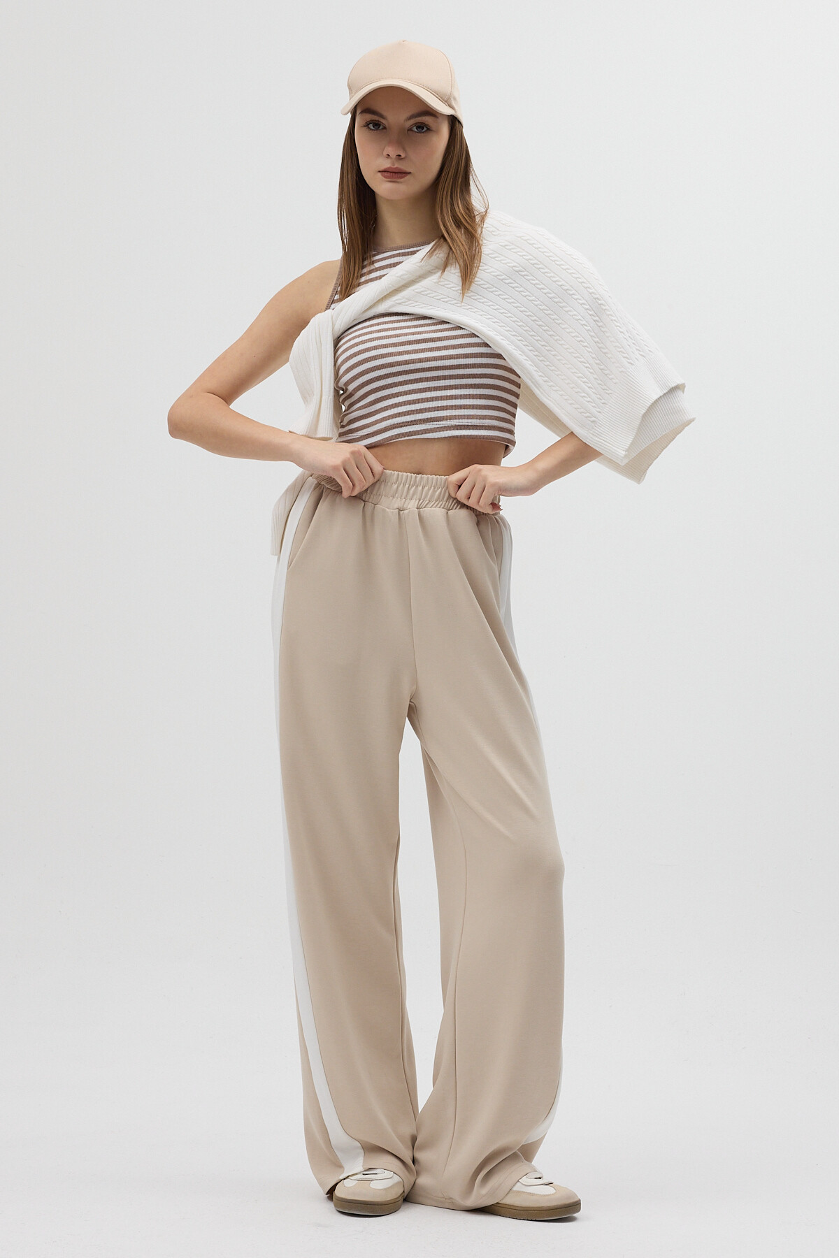 Bej Yanları Şeritli Bel Lastikli Geniş Paça Kadın Eşofman Altı 9226M - RAYS