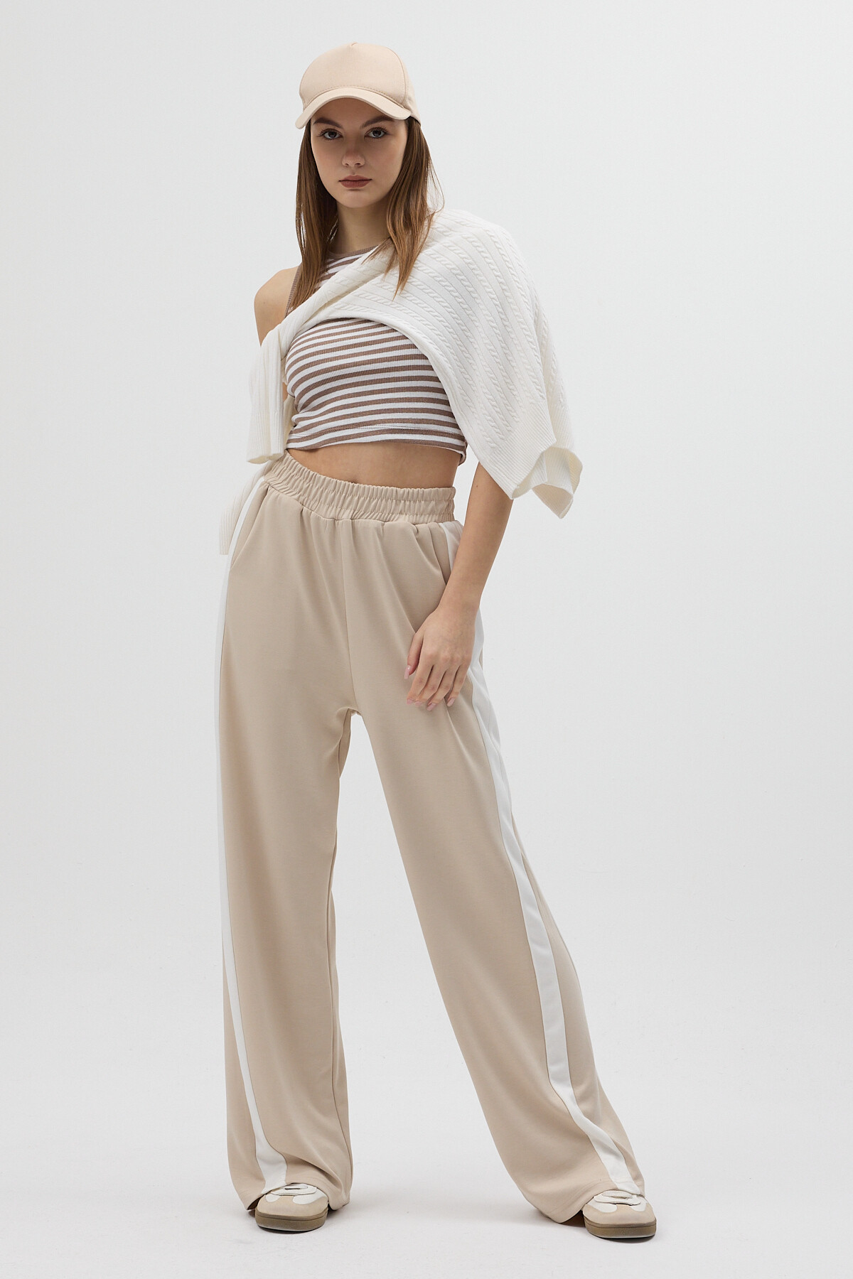 Bej Yanları Şeritli Bel Lastikli Geniş Paça Kadın Eşofman Altı 9226M - 6