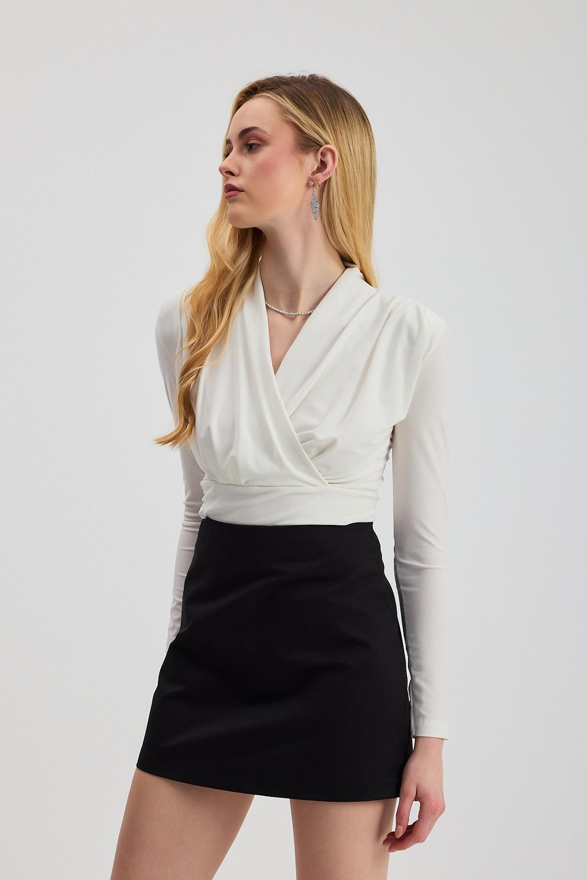 Ekru Kruvaze Yaka Vatkalı Bluz 9256 