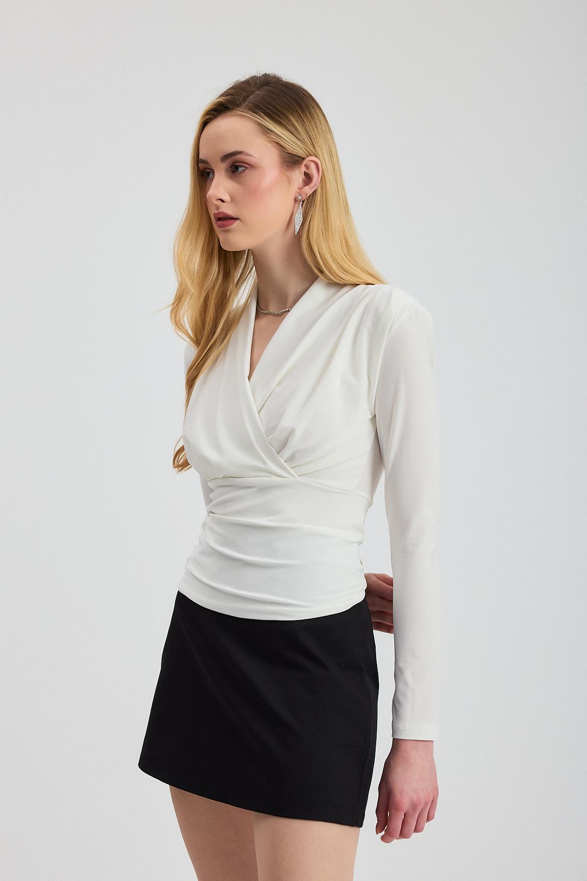 Ekru Kruvaze Yaka Vatkalı Bluz 9256 - 7