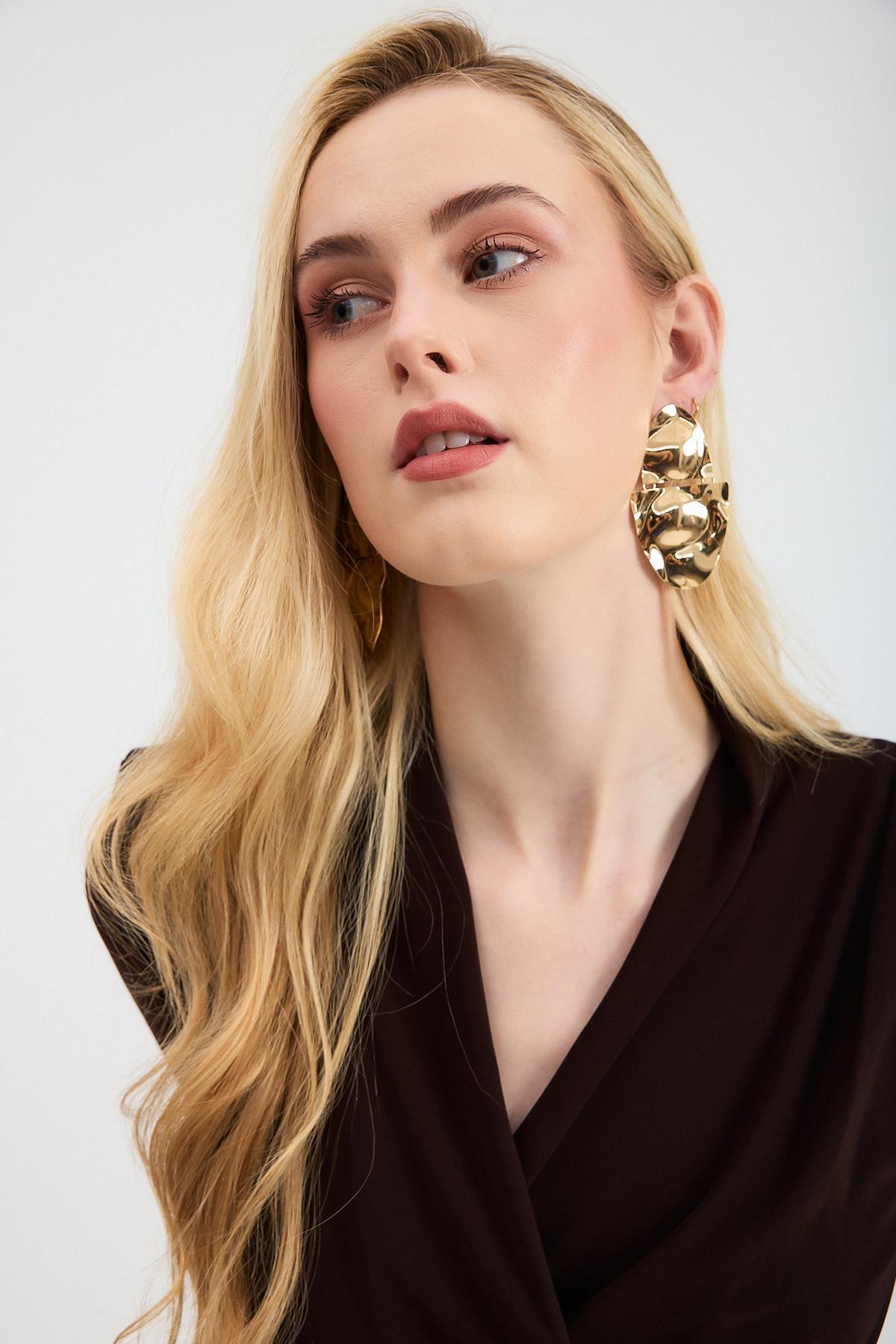 9256 Kruvaze Yaka Vatkalı Bluz Kahve - RAYS