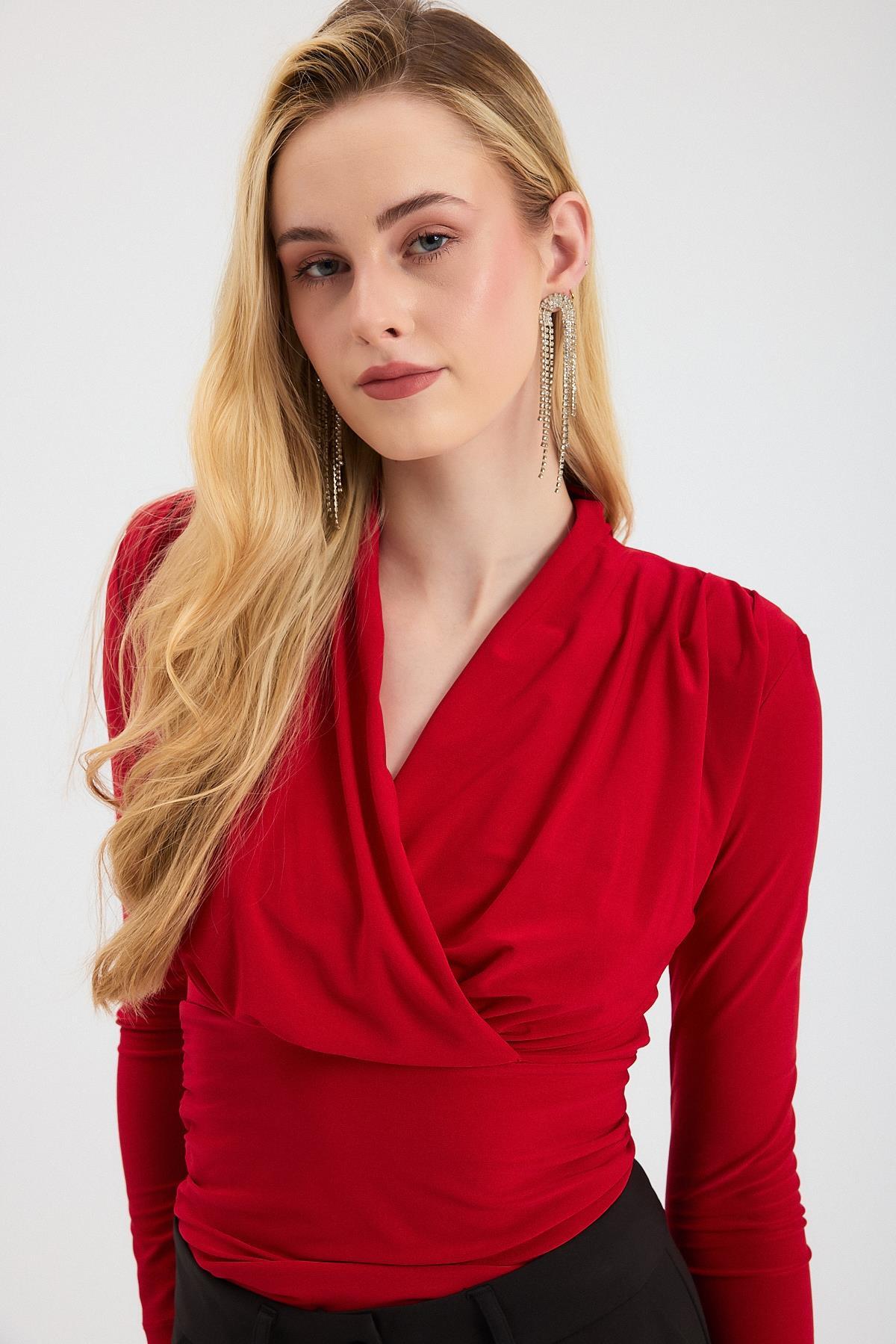 9256 Kruvaze Yaka Vatkalı Bluz Kırmızı - RAYS