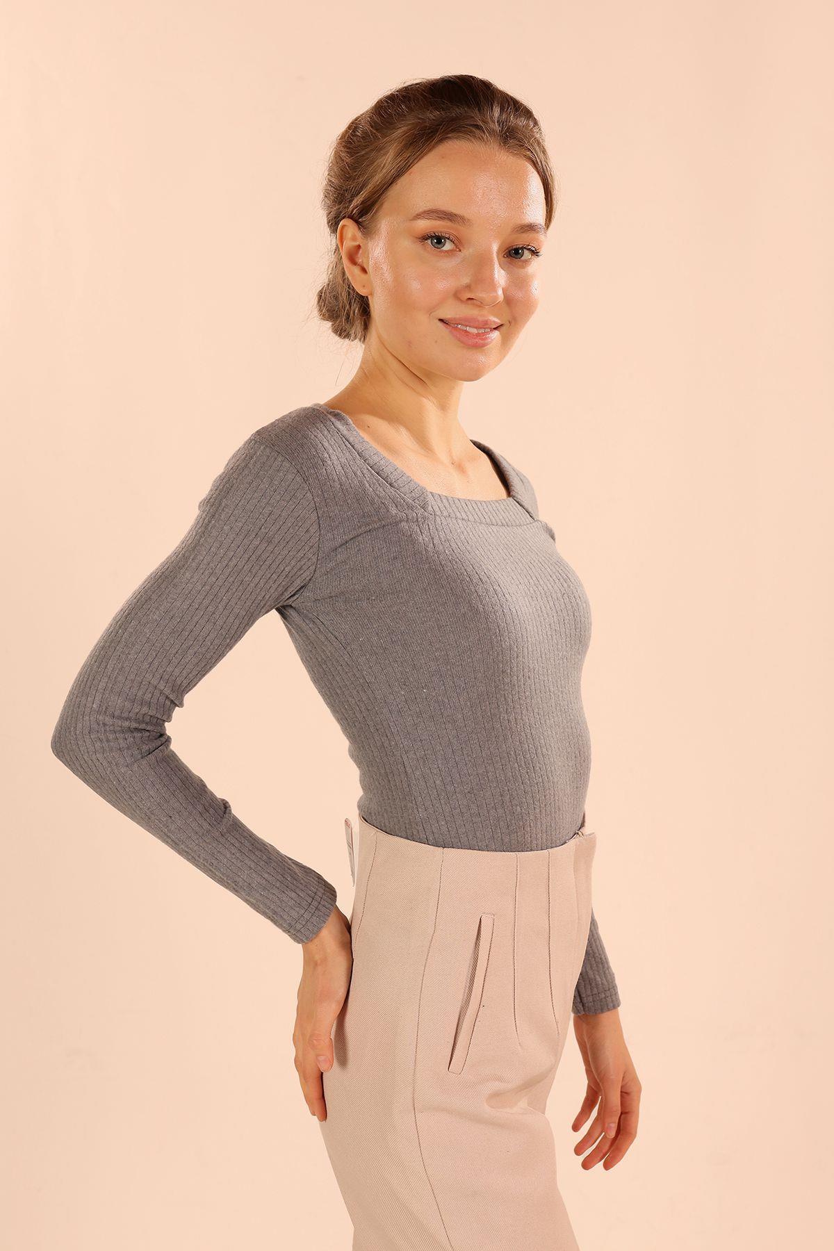 9903 Kare Yaka Bluz Füme - 4