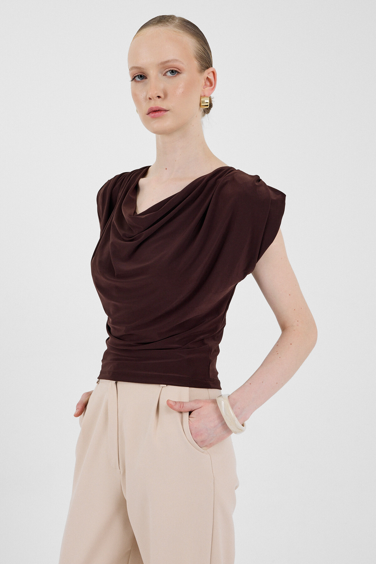 Acı Kahve Vatkalı Degaje Yaka Bluz 2509 - RAYS