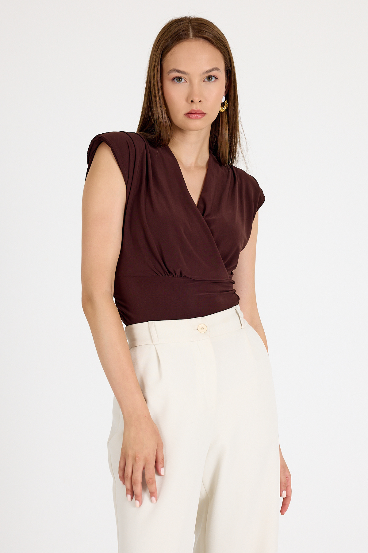Acı Kahve Vatkalı Kruvaze Yaka Drapeli Bluz 2487 - 2