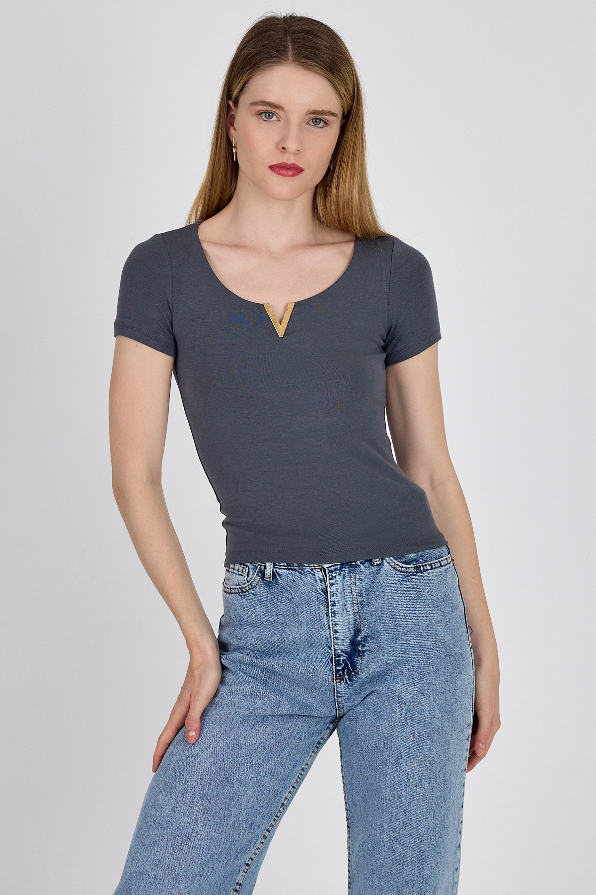 Antrasit Gold Aksesuar Detaylı Viskoz/Yumuşak Kumaş Tişört 1460 - RAYS