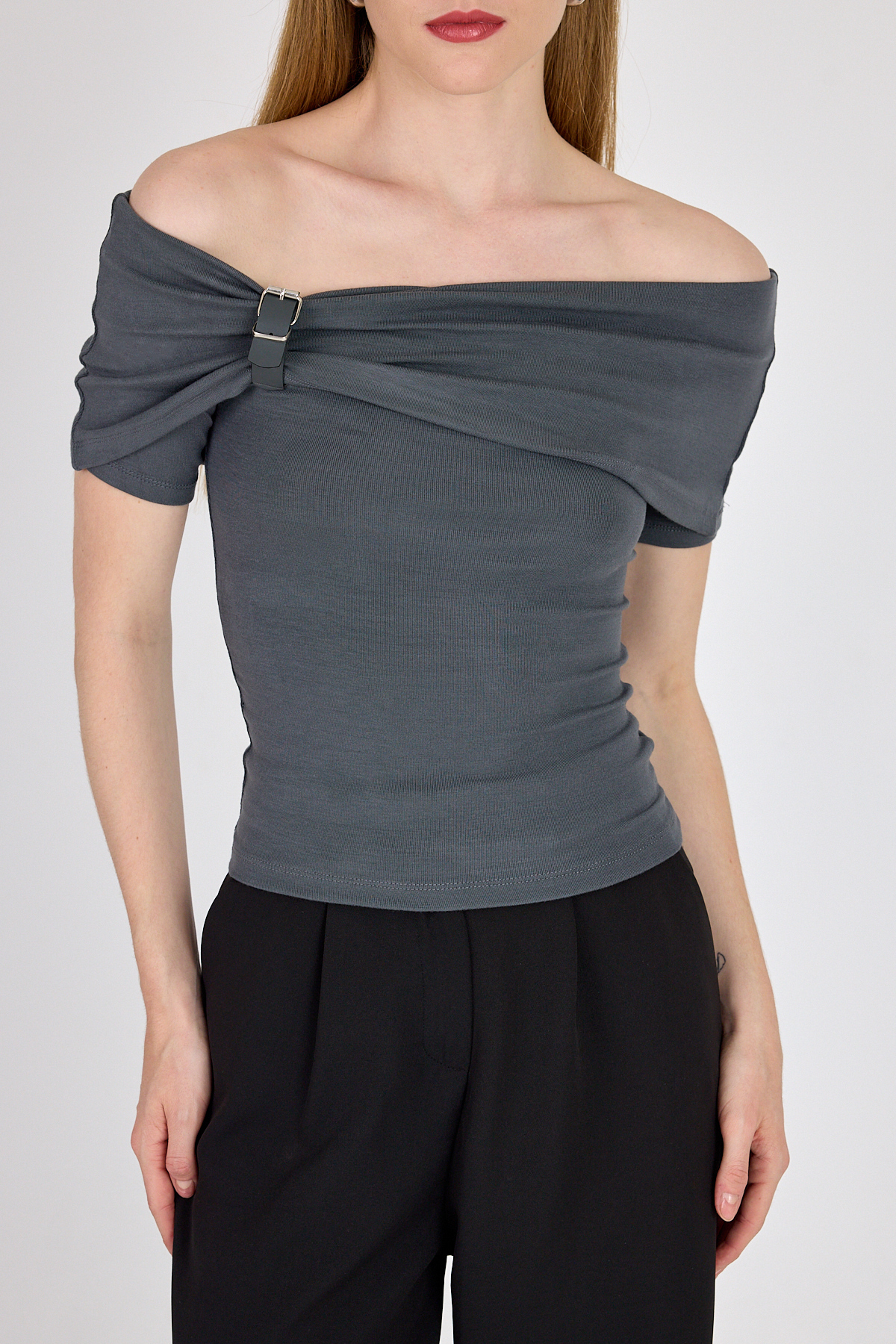 Antrasit Viskoz/Yumuşak Kumaş Madonna Yaka Toka Detaylı Bluz 1475 - 4