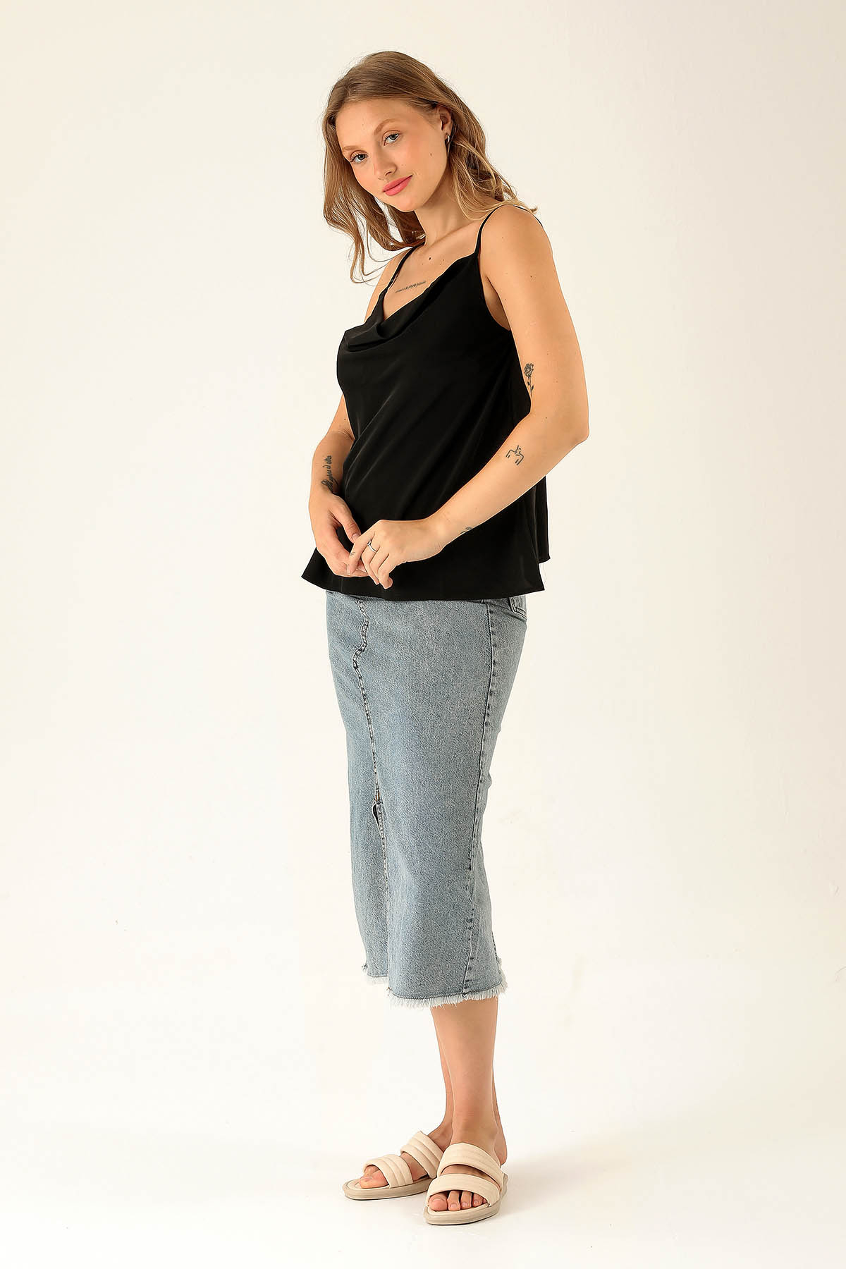 Askılı Degaje Yaka Bluz - 947 Siyah - 4