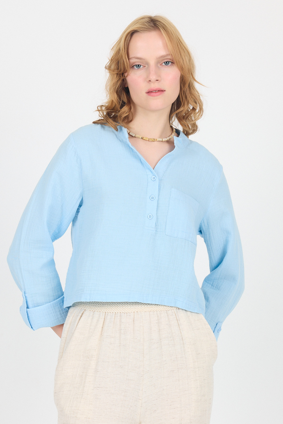 Bebe Mavi %100 Pamuk Keten Görünümlü Hakim Yaka Crop Gömlek 4702A - 6
