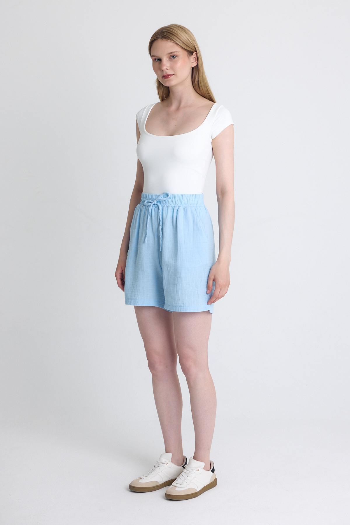 Bebe Mavi Beli Lastikli %100 Pamuk Müslin Şort 4769A - RAYS