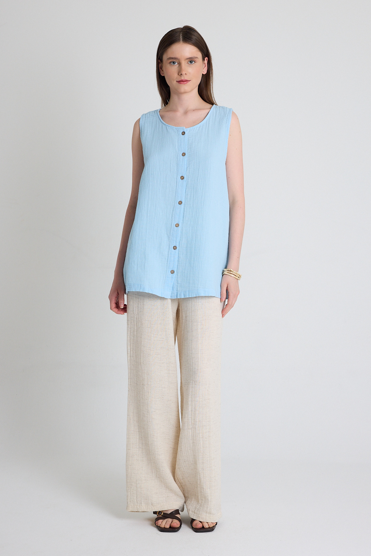 Bebe Mavi Keten Görünümlü %100 Pamuk Düğmeli Kolsuz Bluz 4808A - 3