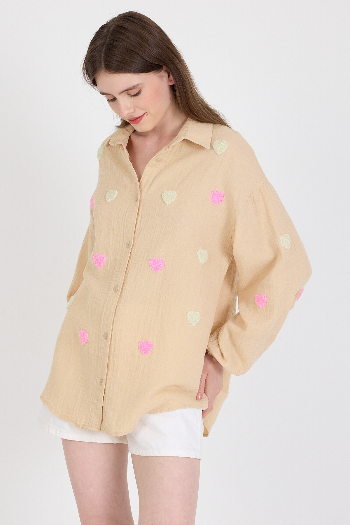 Bej %100 Pamuk Kalp Nakışlı Gömlek 4797A - 6
