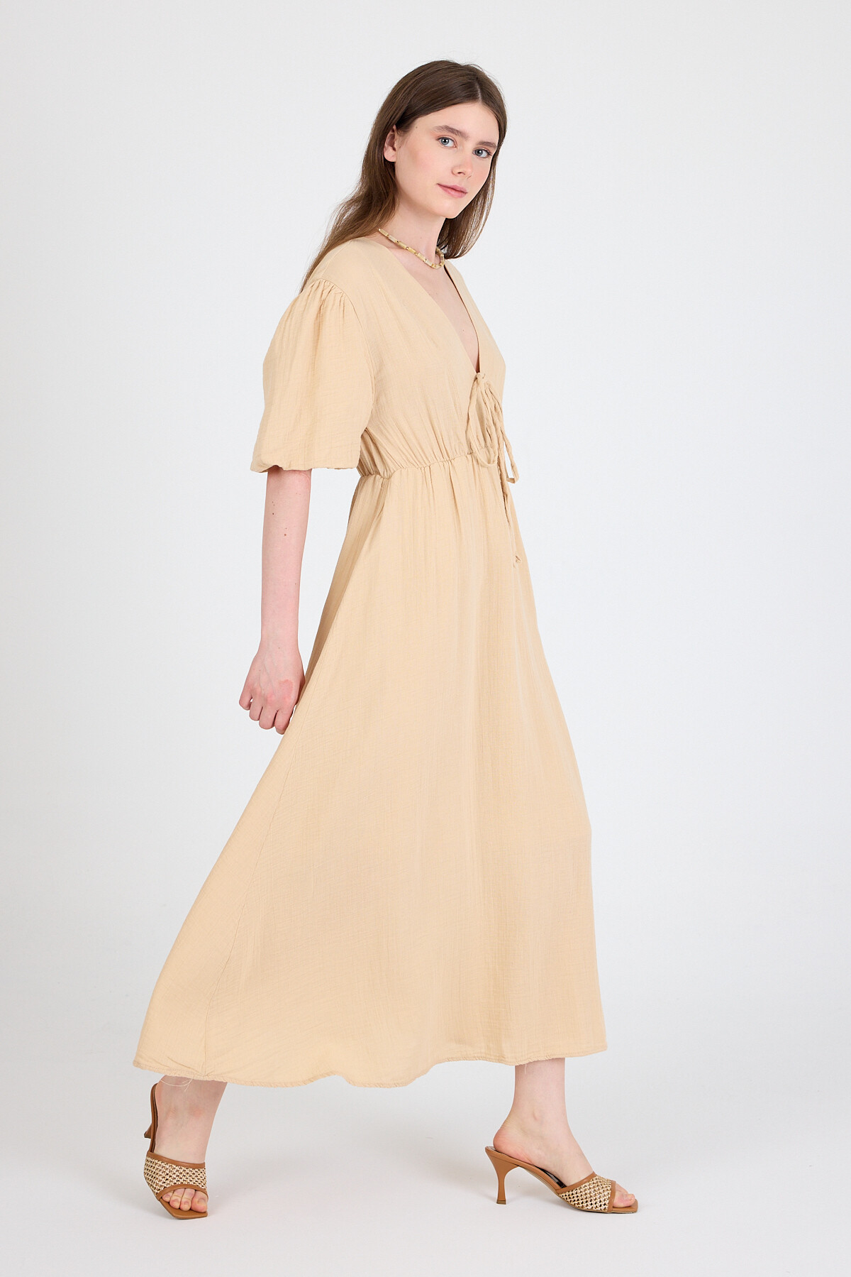 Bej %100 Pamuk Ön Bağlama Detaylı Midi Elbise 4785A - RAYS