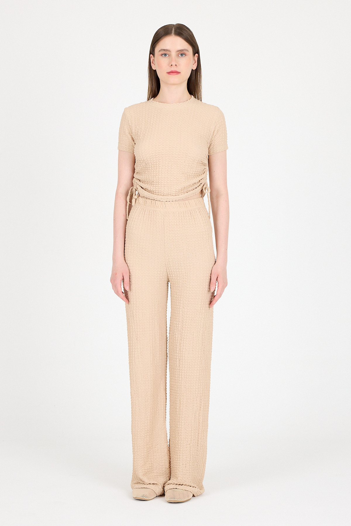 Bej Bürümcük Dokulu Büzgülü Crop ve Geniş Paça Pantolon Takımı 3001 - 3