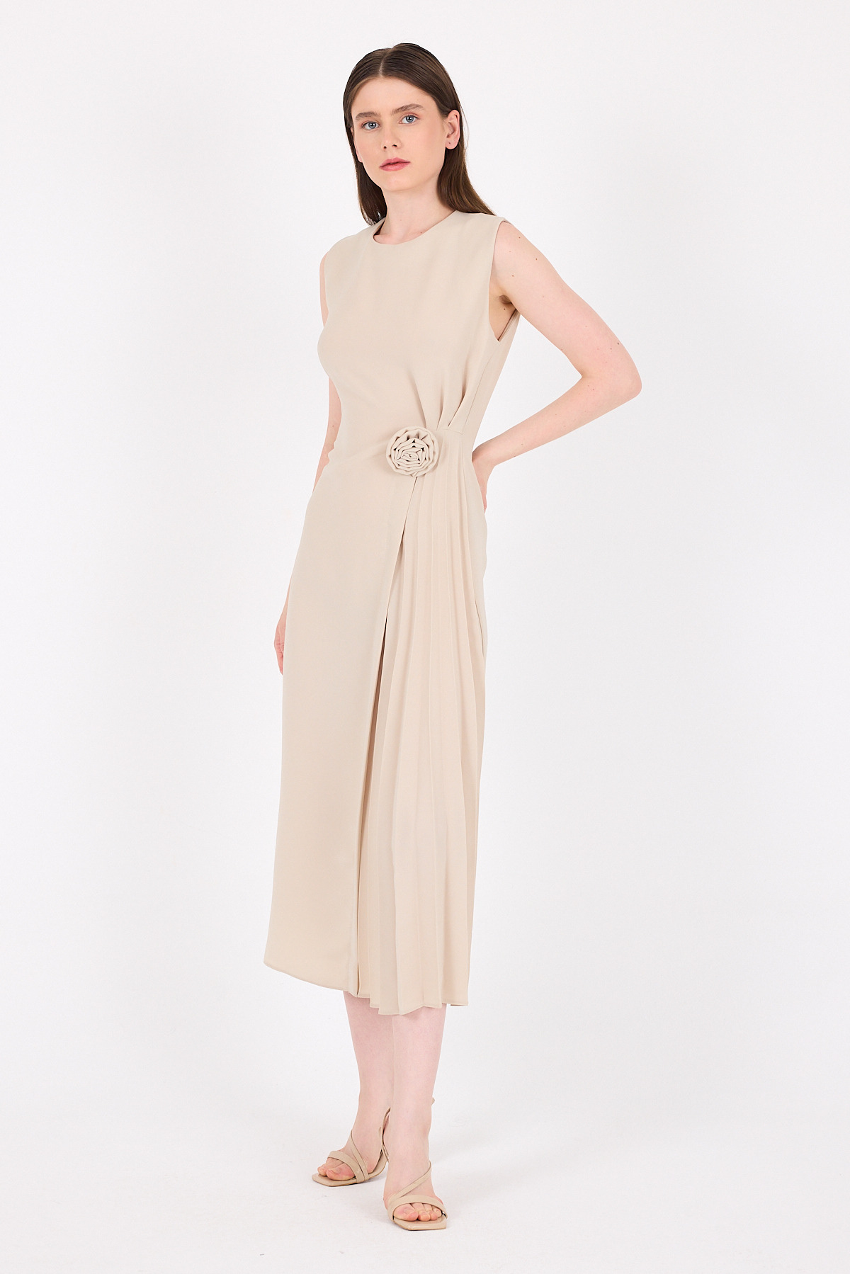 Bej Çiçek Detaylı Pliseli Midi Abiye Elbise 251671 - 2