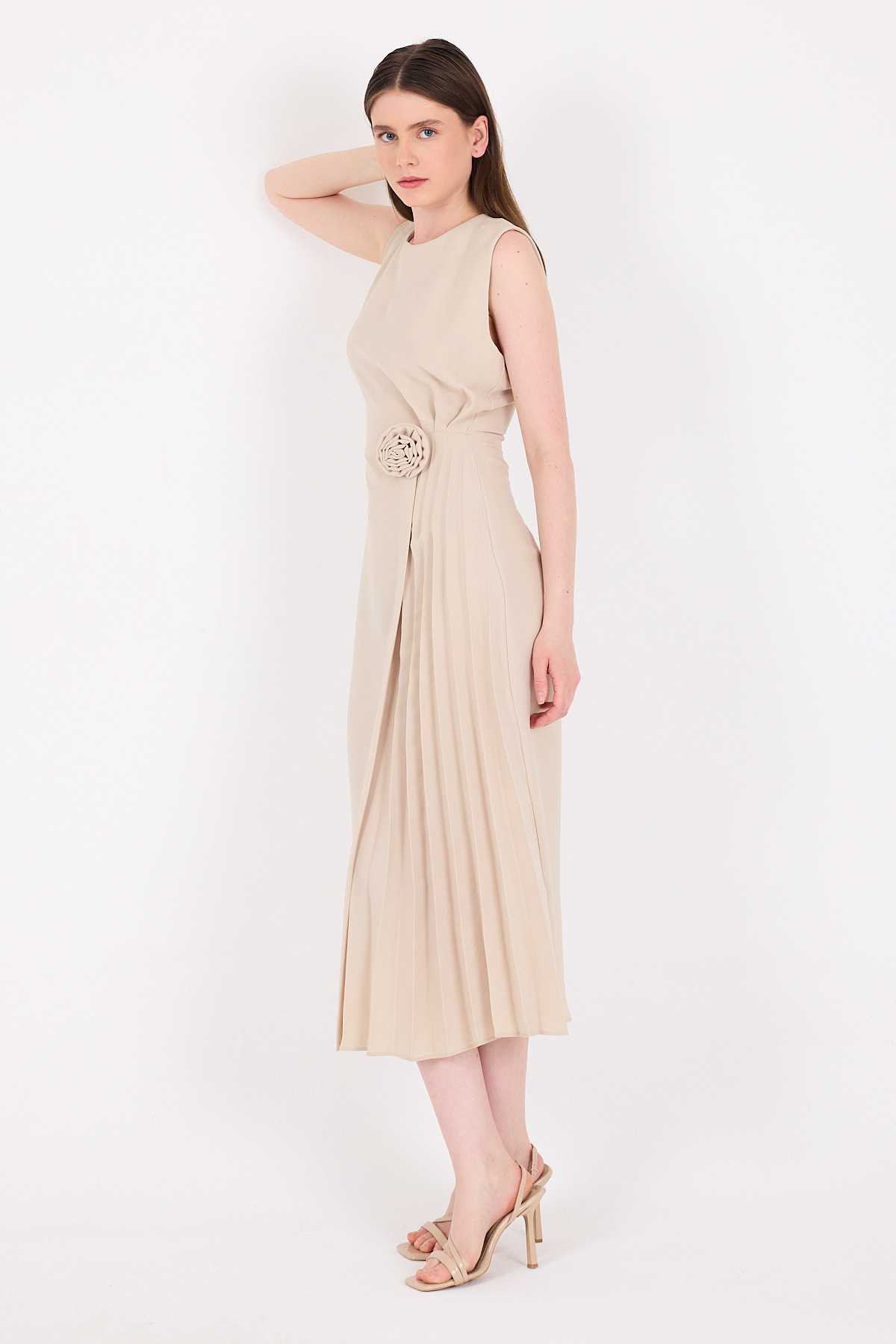 Bej Çiçek Detaylı Pliseli Midi Abiye Elbise 251671 - 1