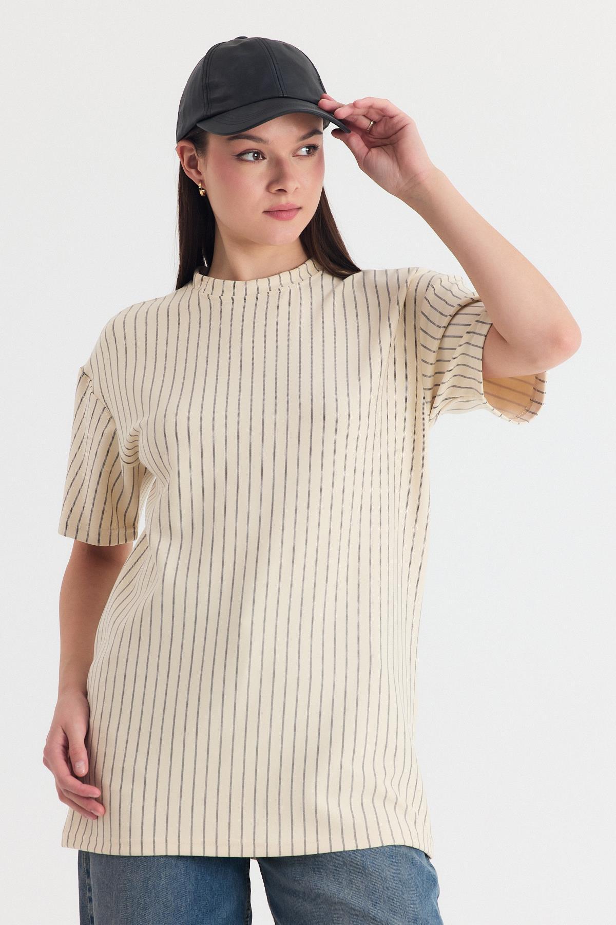 Bej Çizgili Oversize Tişört 4447A - 1