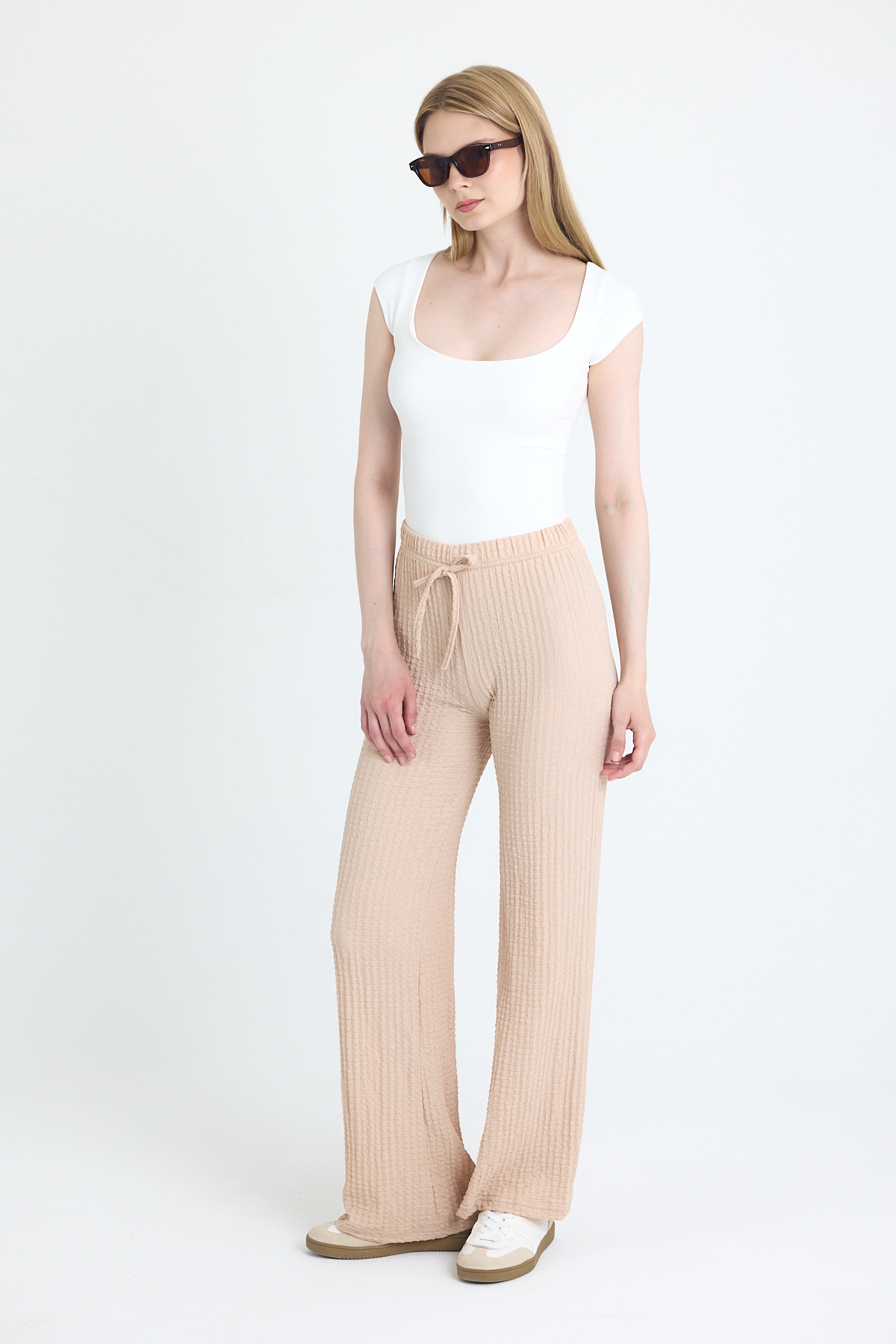 Bej Geniş Paça Dökümlü Bürümcük Kumaş Pantolon 326 