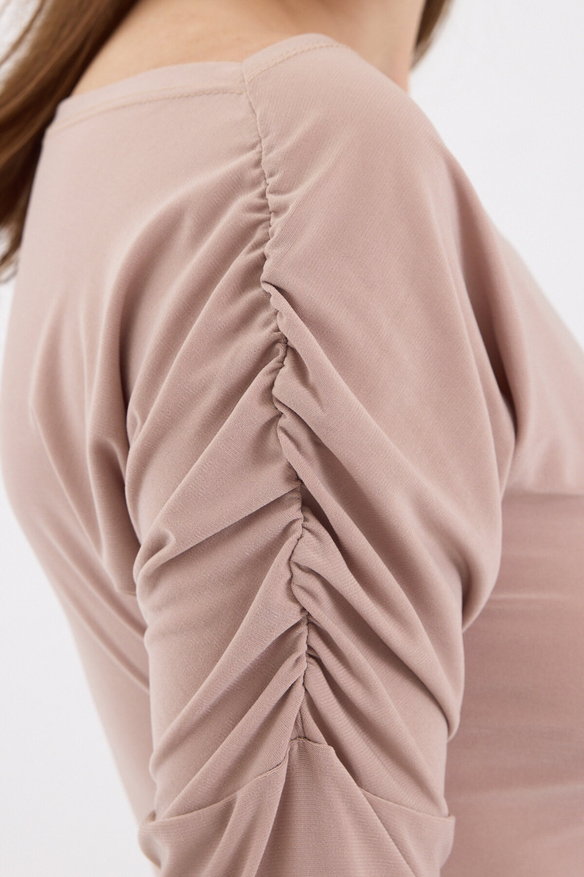 Bej Kayık Yaka Kol Büzgülü Bluz 2433 - RAYS