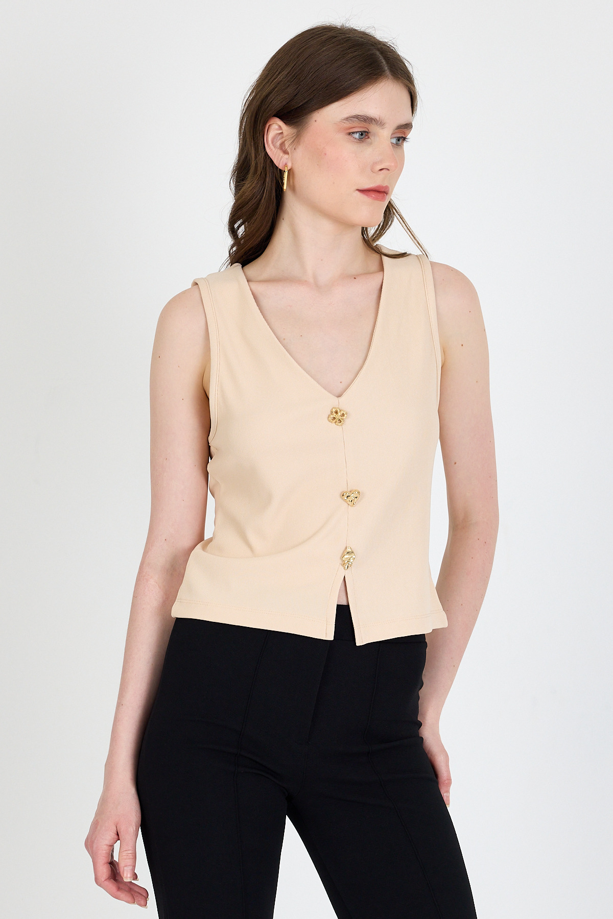 Bej V Yaka Düğmeli Kolsuz Bluz 019 - 2