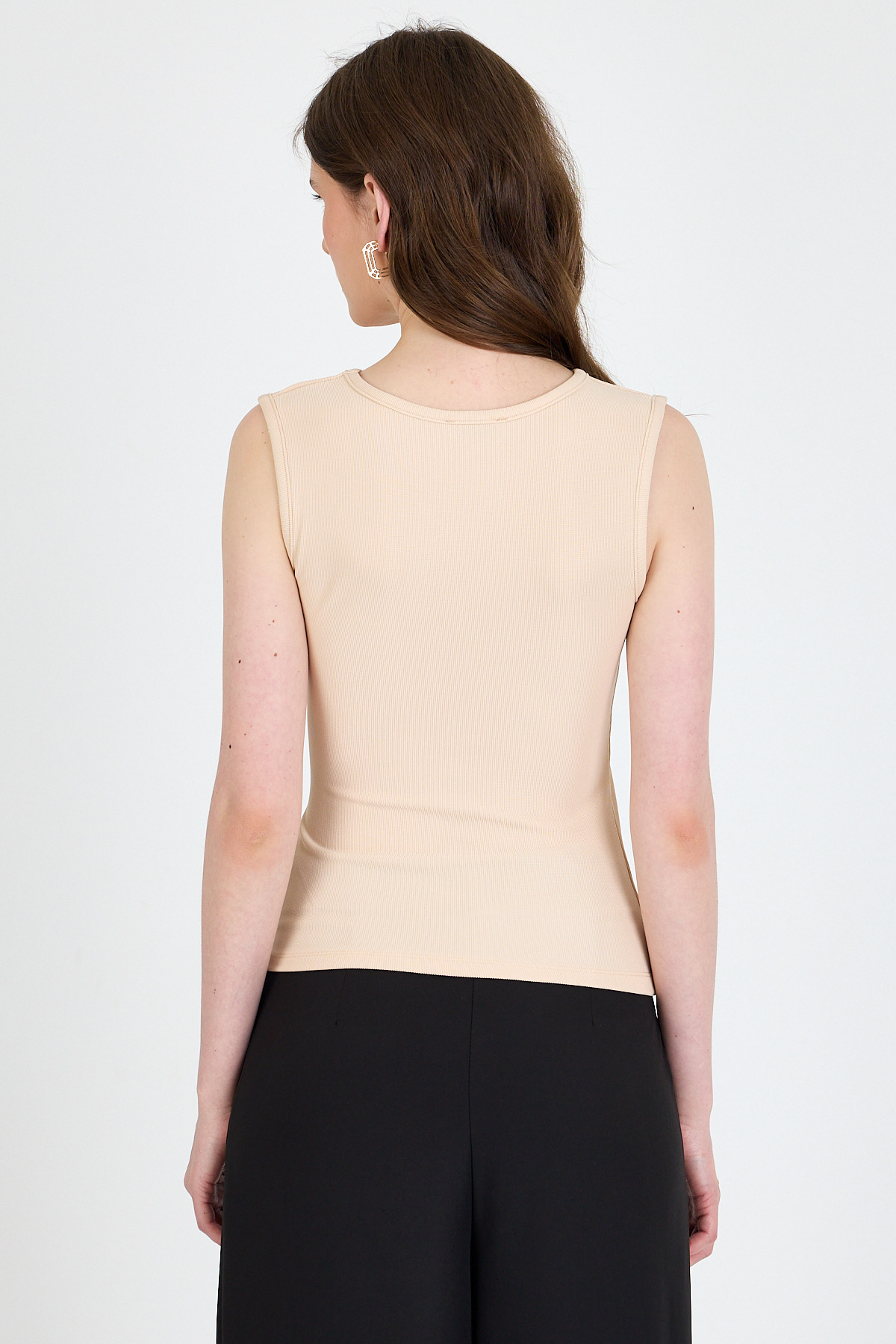 Bej Yan Toka Detaylı Büzgülü Kolsuz Bluz 020 - 5