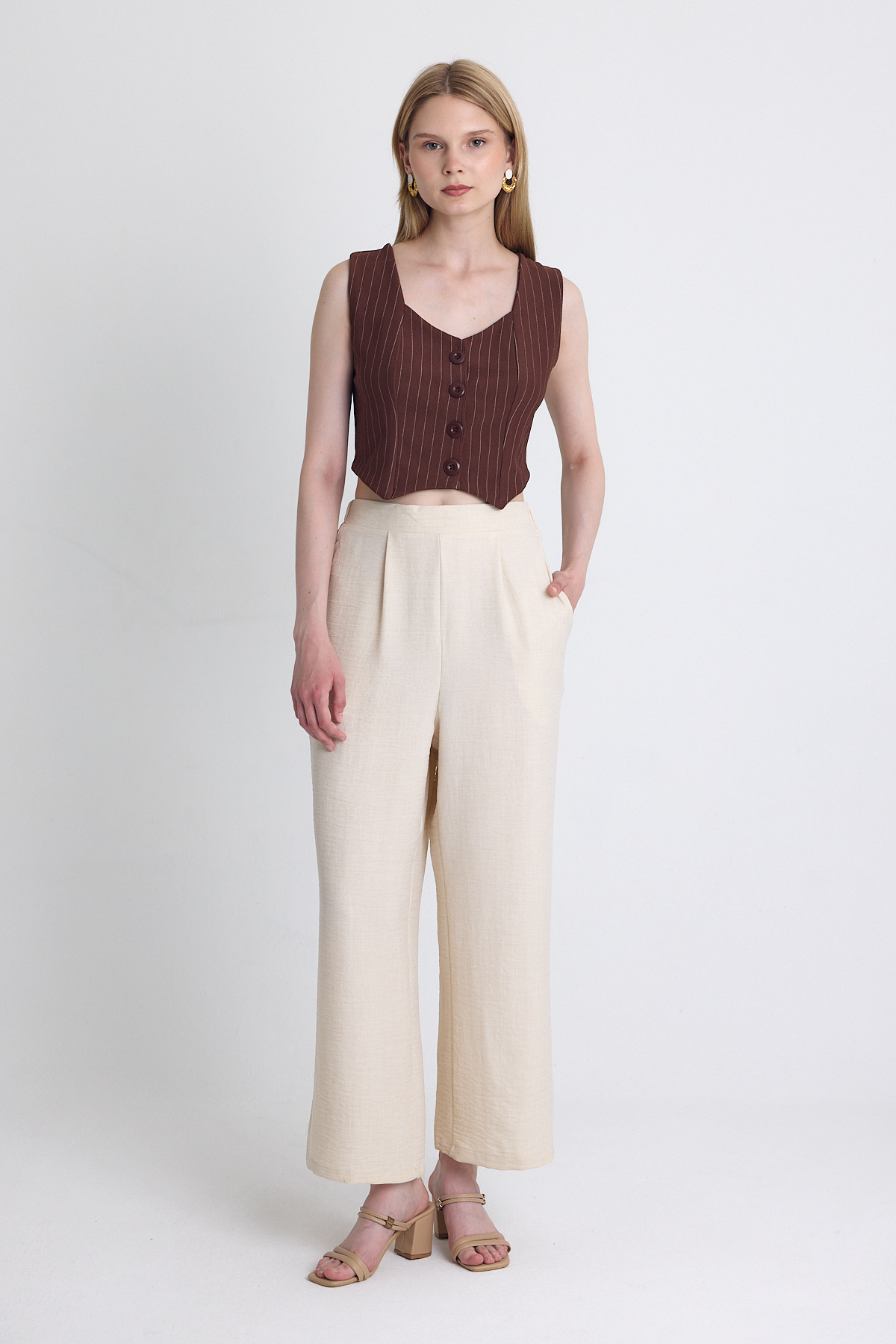 Bej Yüksek Bel Ön Pile Detaylı Pamuklu Bol Paça Pantolon 8014A - RAYS